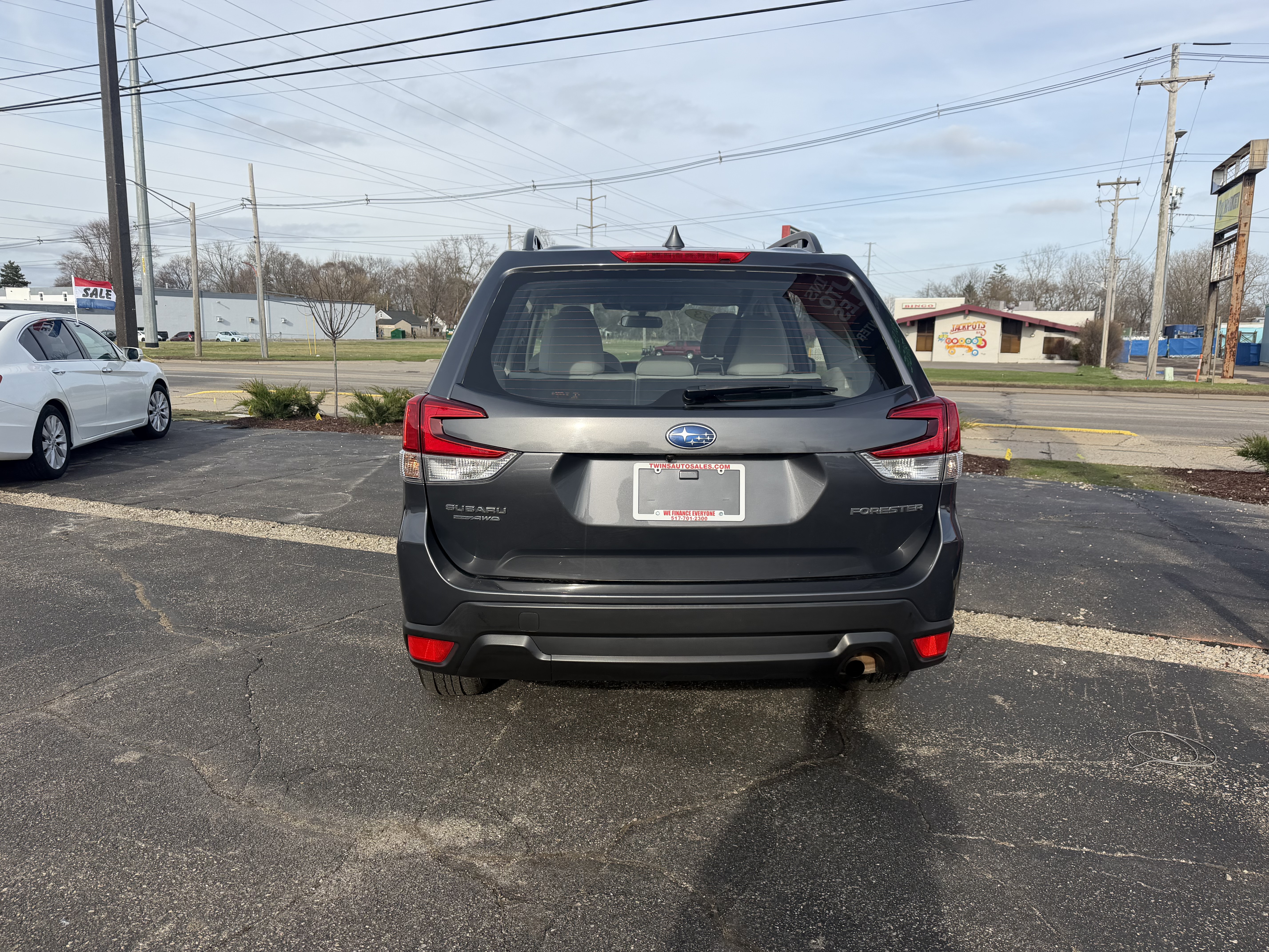 View vehicle photo 4