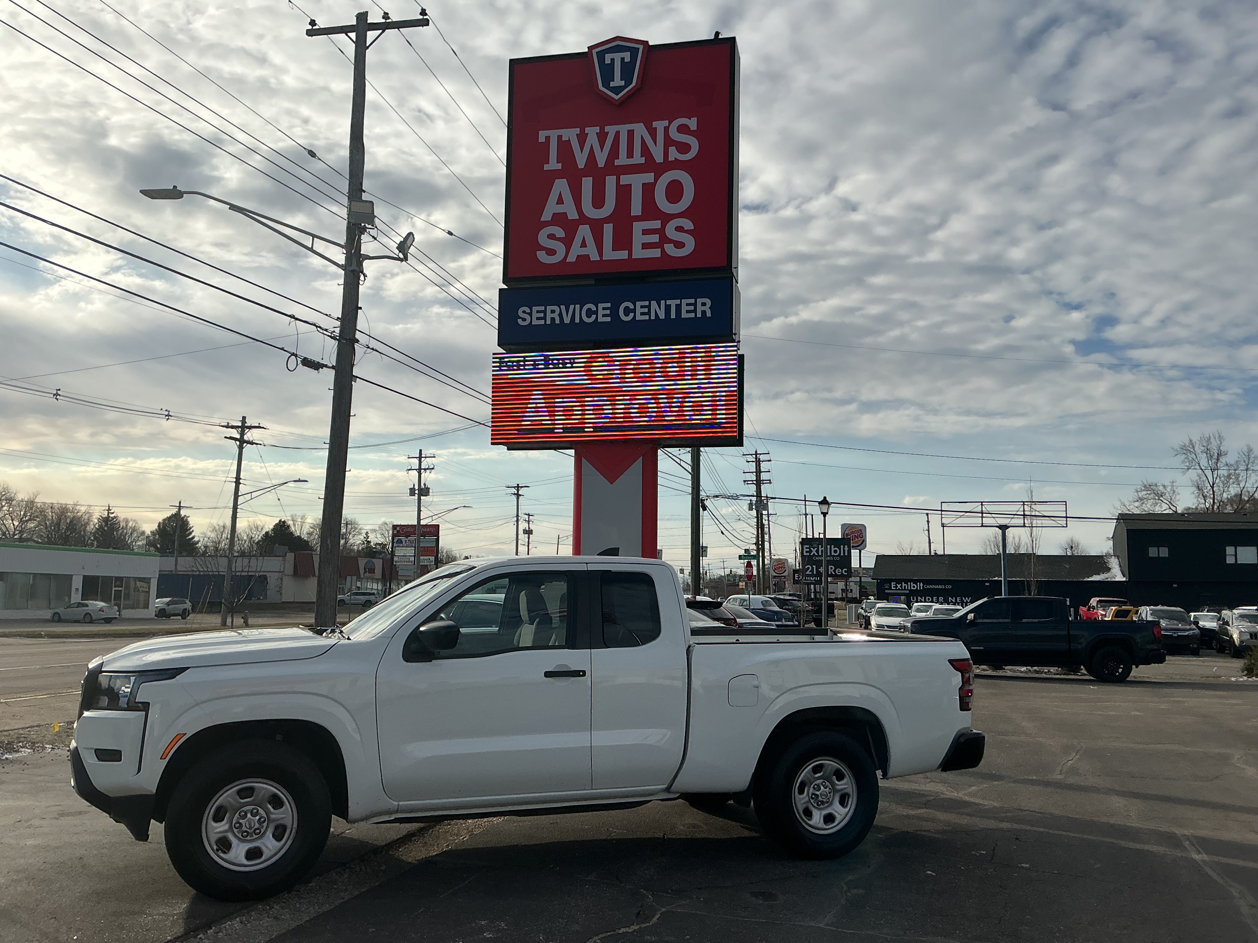 2022 Nissan Frontier S King Cab RWD