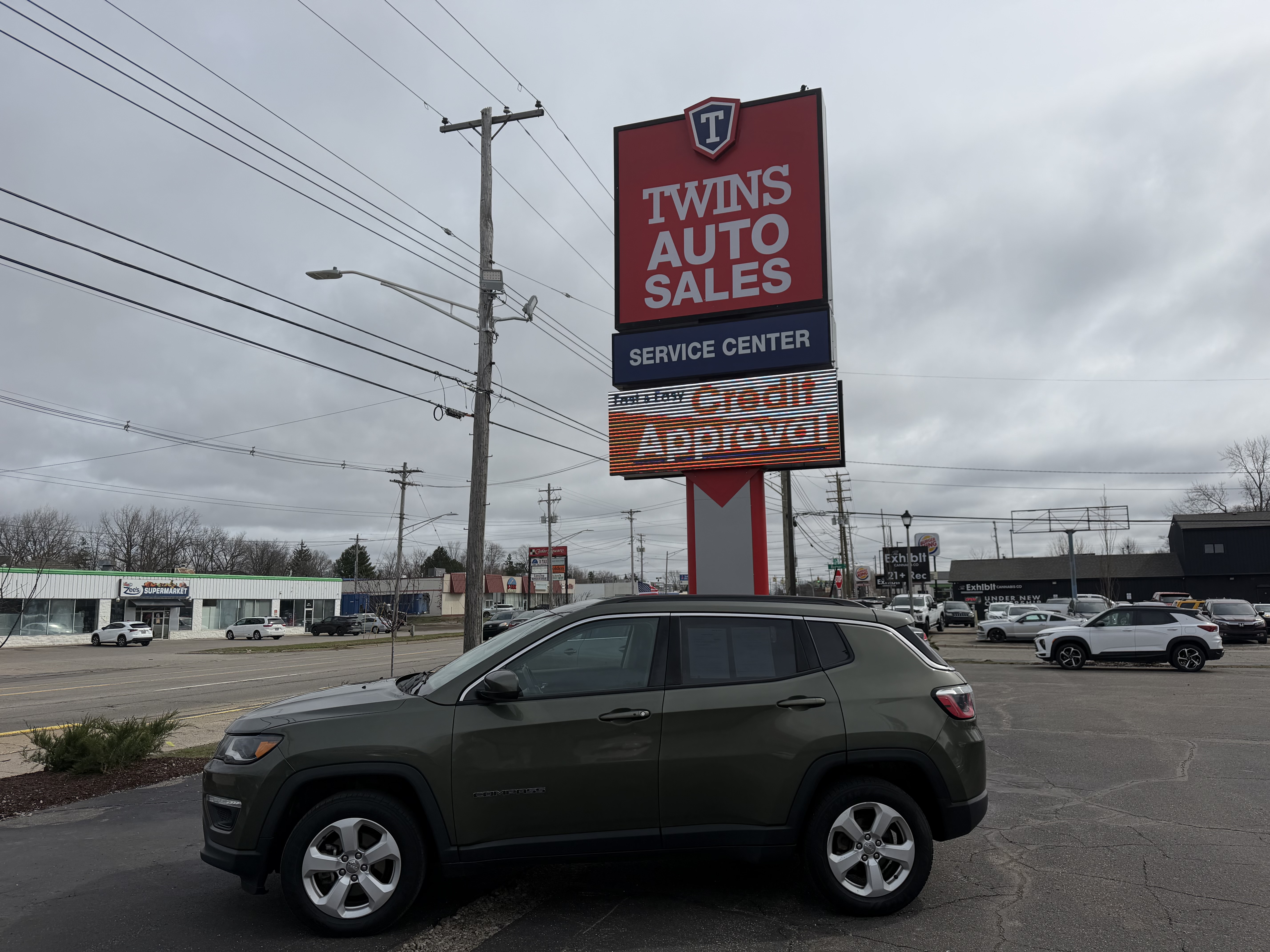 Green 2018 Jeep Compass Latitude 4WD SUV / Crossover Four-Wheel Drive 9-Speed Automatic