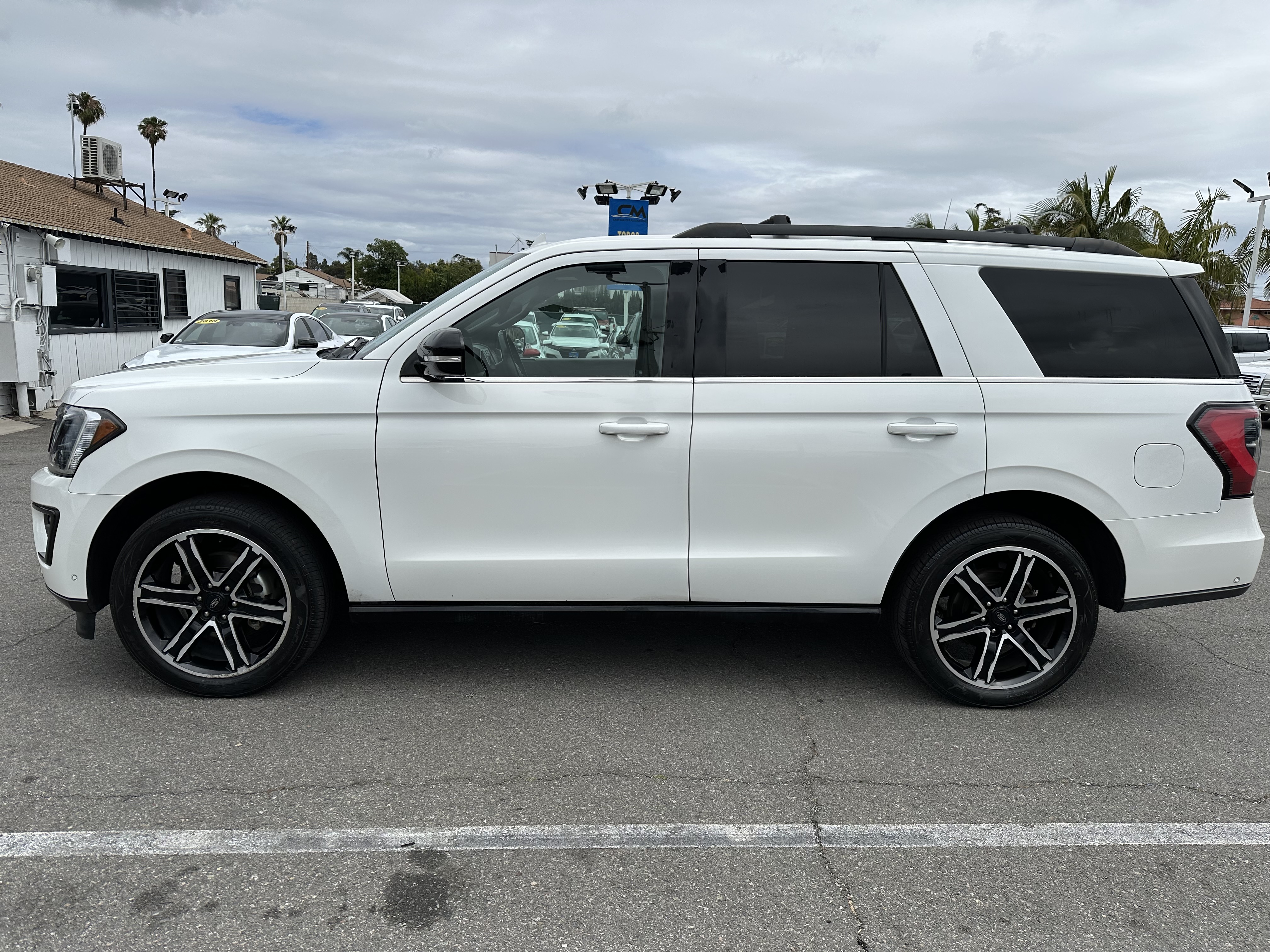View vehicle photo 5