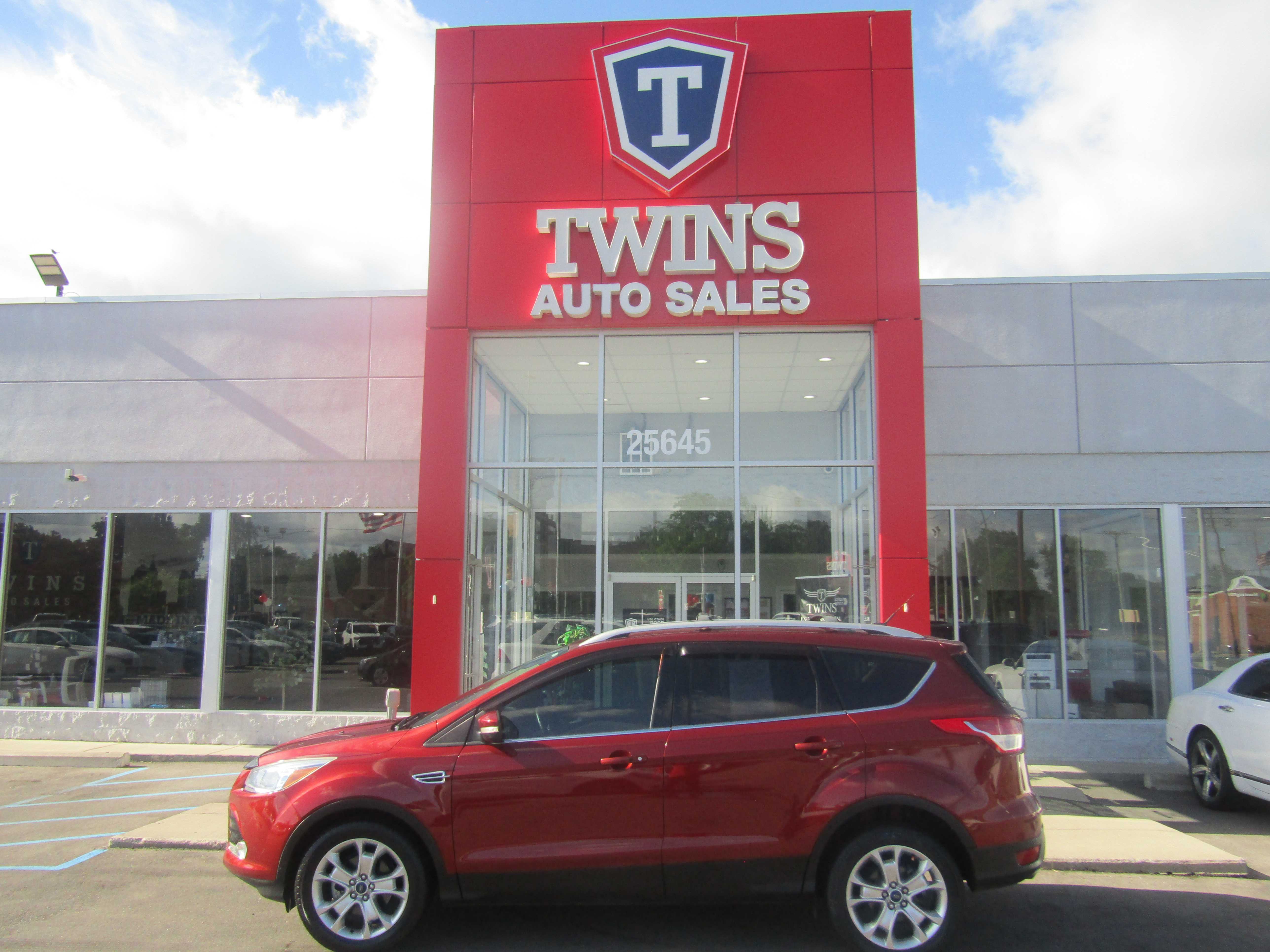 Red 2016 Ford Escape Titanium FWD SUV / Crossover Front-Wheel Drive 6-Speed Automatic