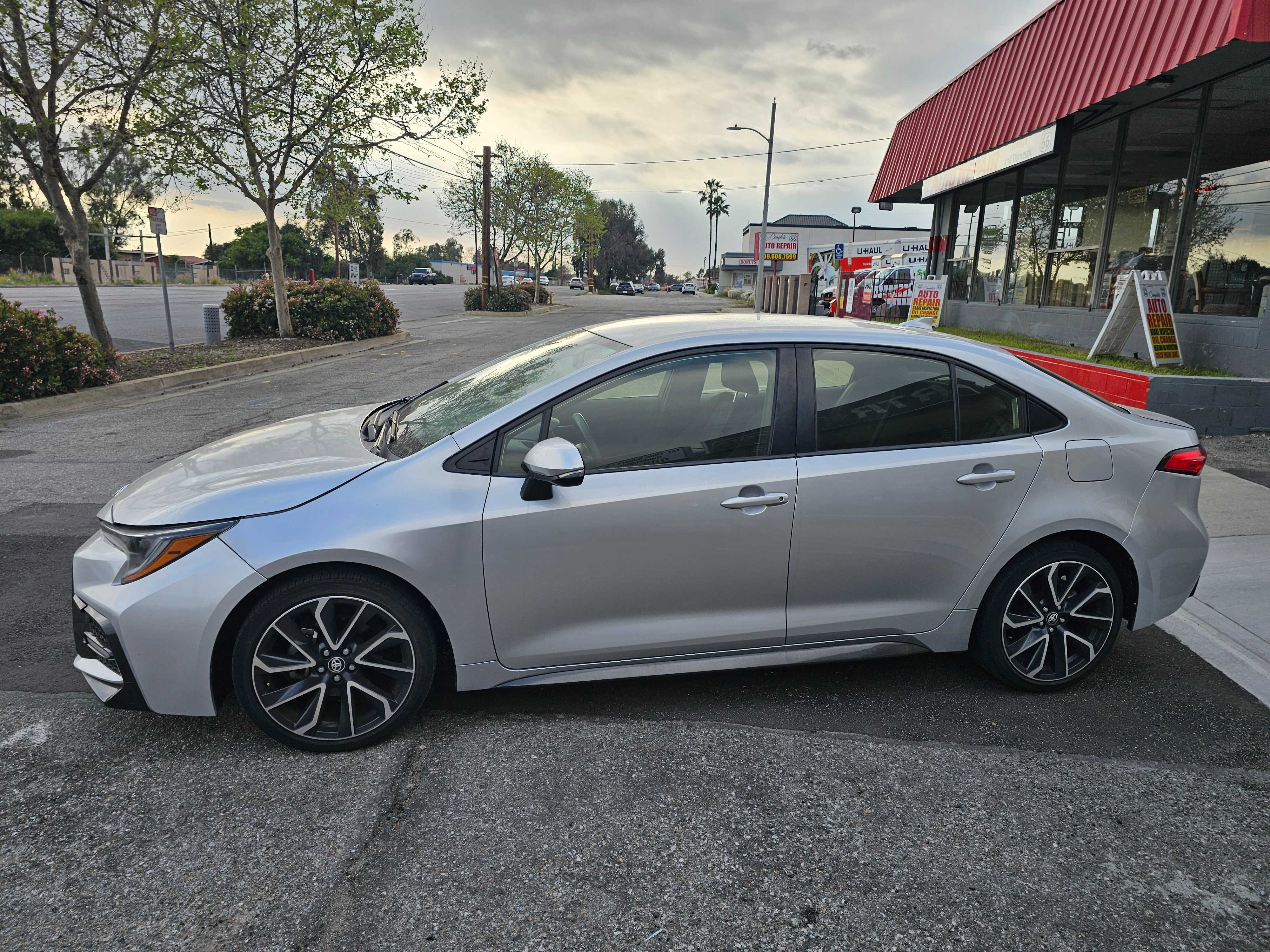View vehicle photo 7