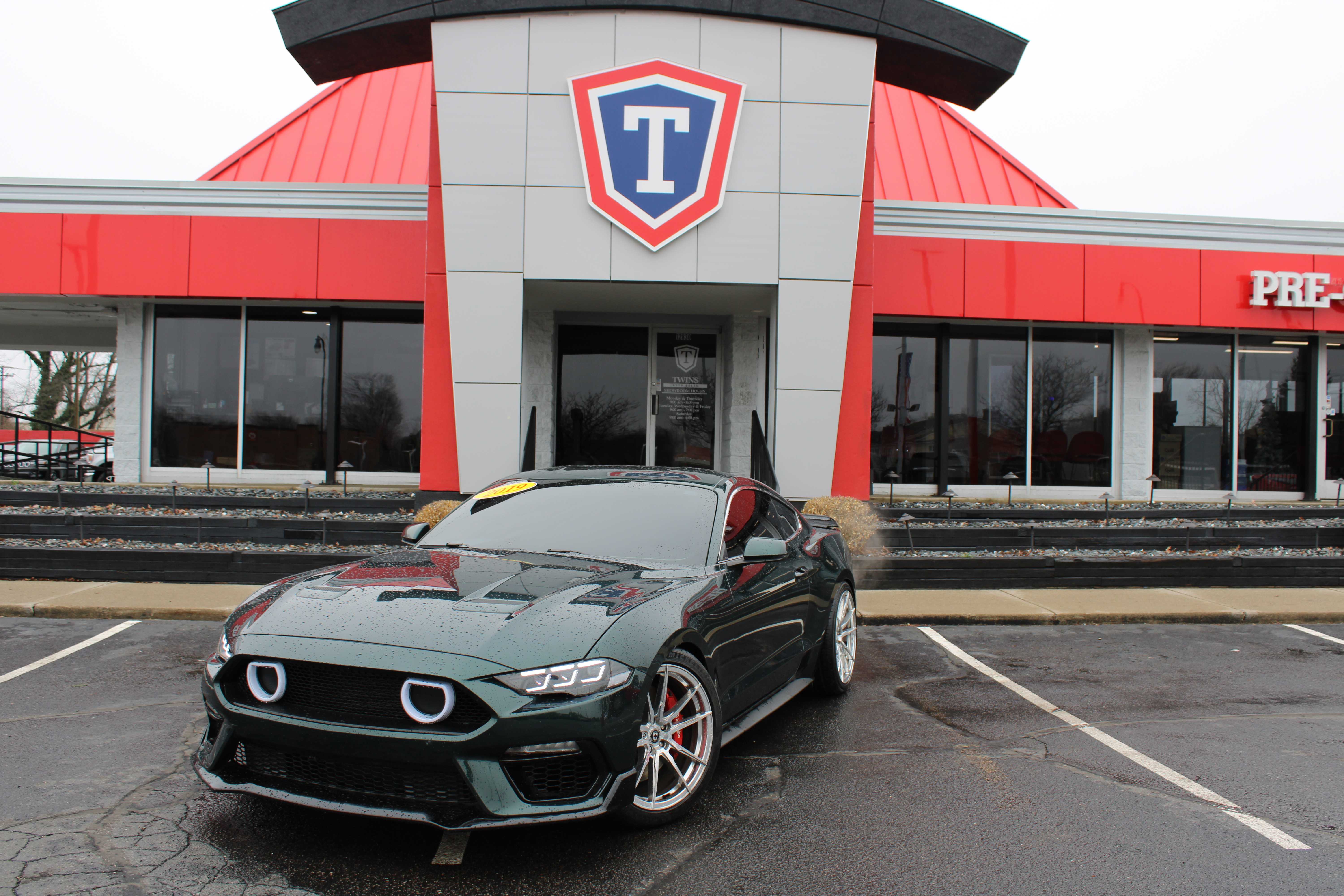 Ford Mustang Bullitt Coupe RWD