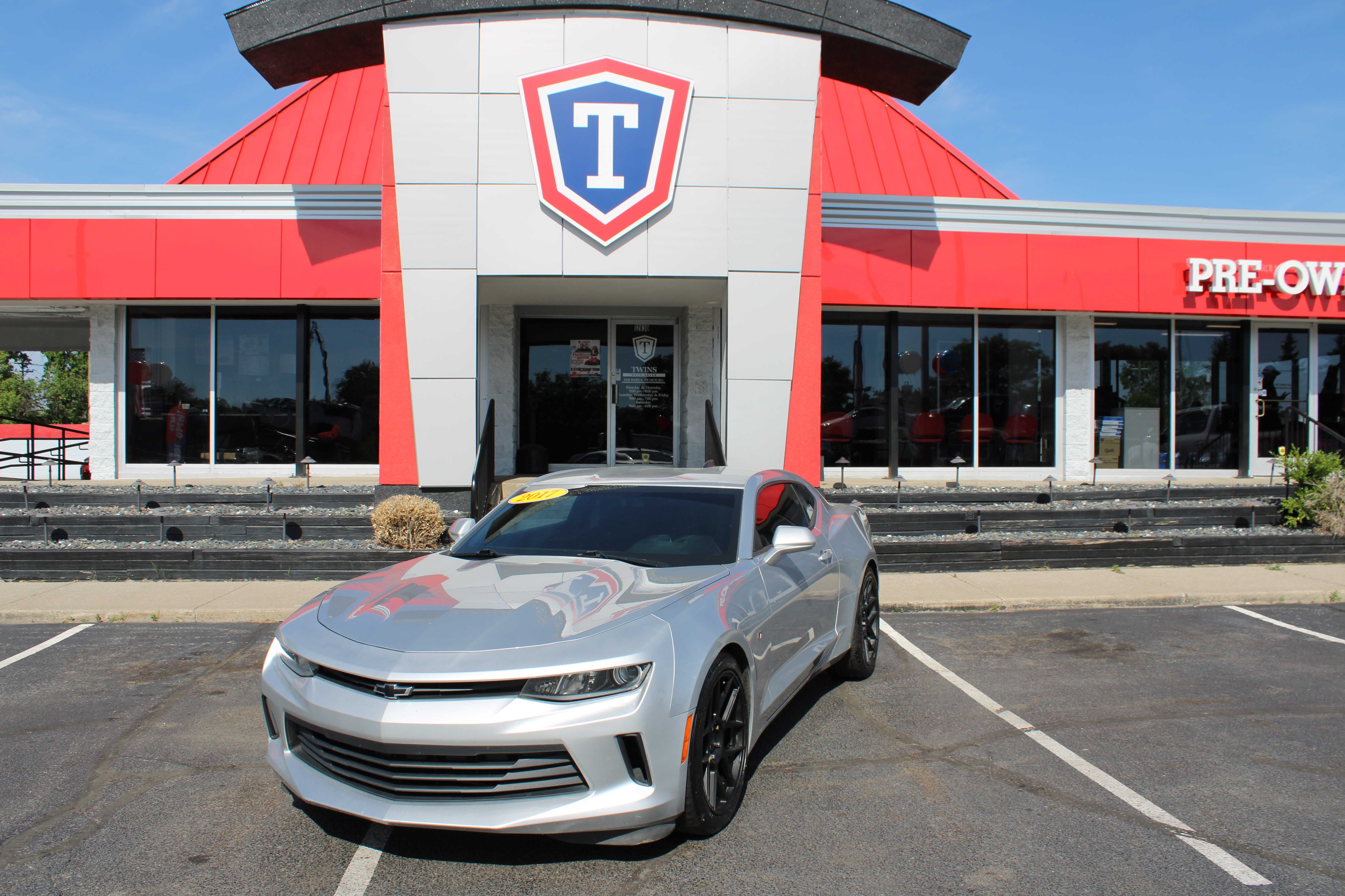 Silver 2017 Chevrolet Camaro 1LT Coupe RWD Coupe Rear-Wheel Drive 8-Speed Automatic