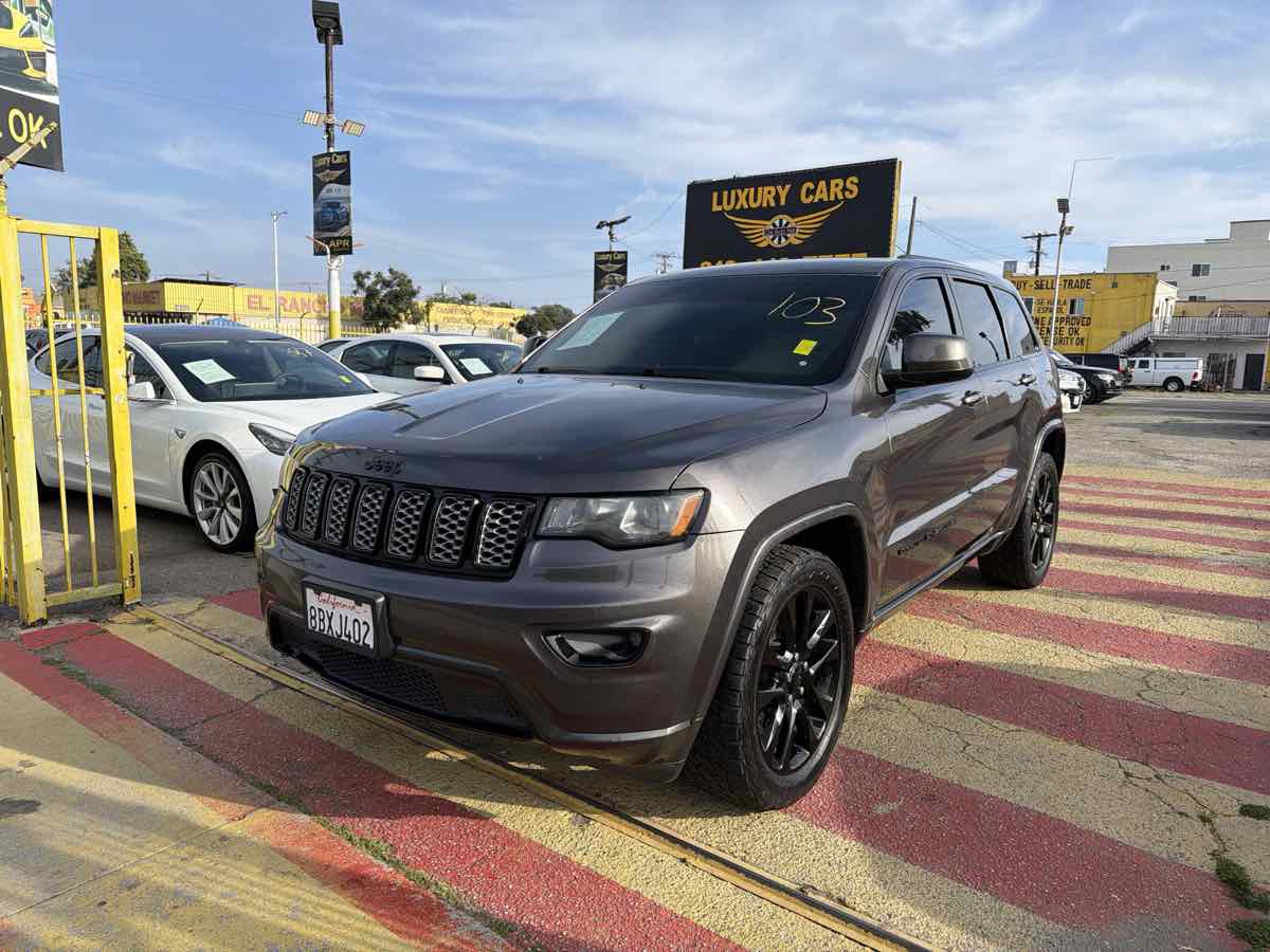 Gray (GRANITE CRYSTAL METALLIC CLEARCOAT) 2018 Jeep Grand Cherokee Altitude SUV / Crossover 4X2 Automatic