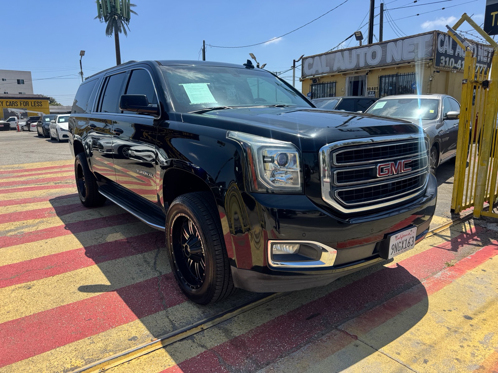 View vehicle photo 3
