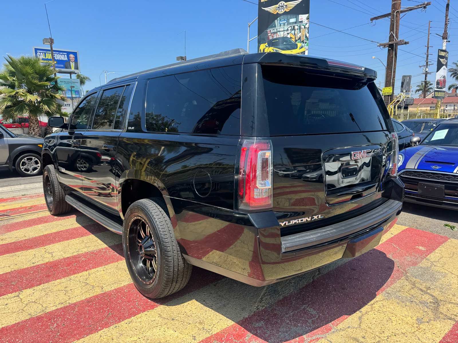 View vehicle photo 6
