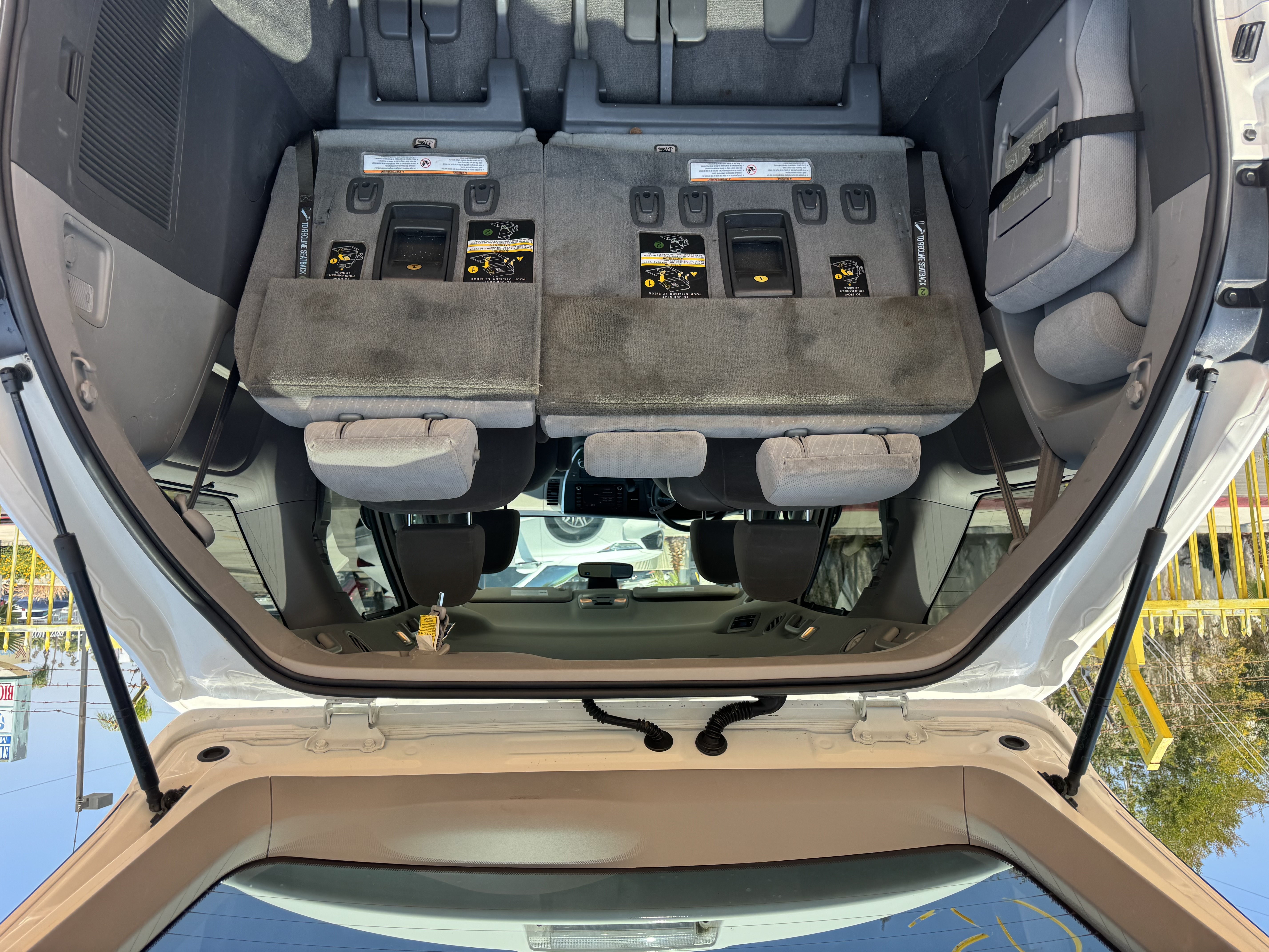 View vehicle photo 7