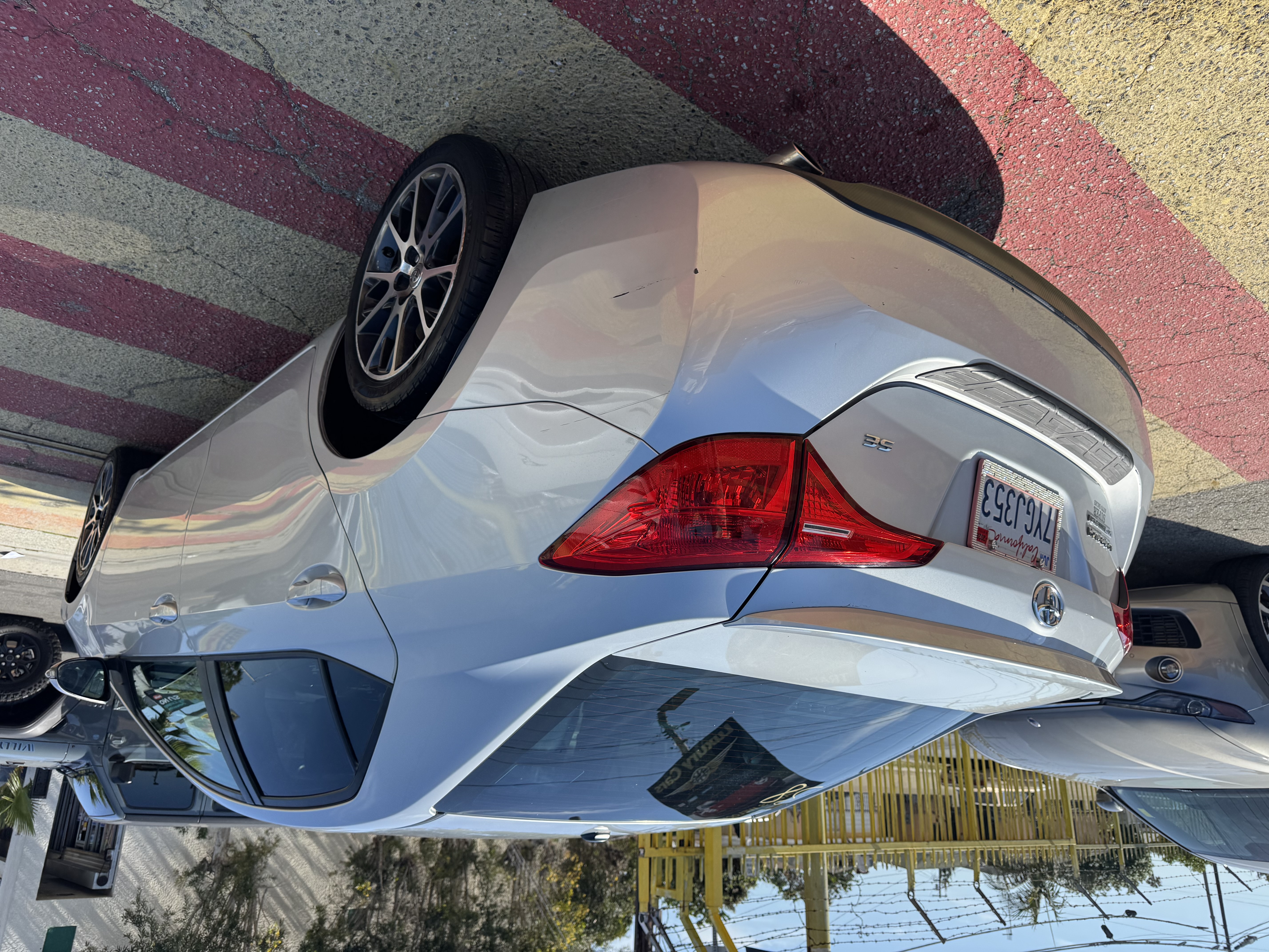 View vehicle photo 4