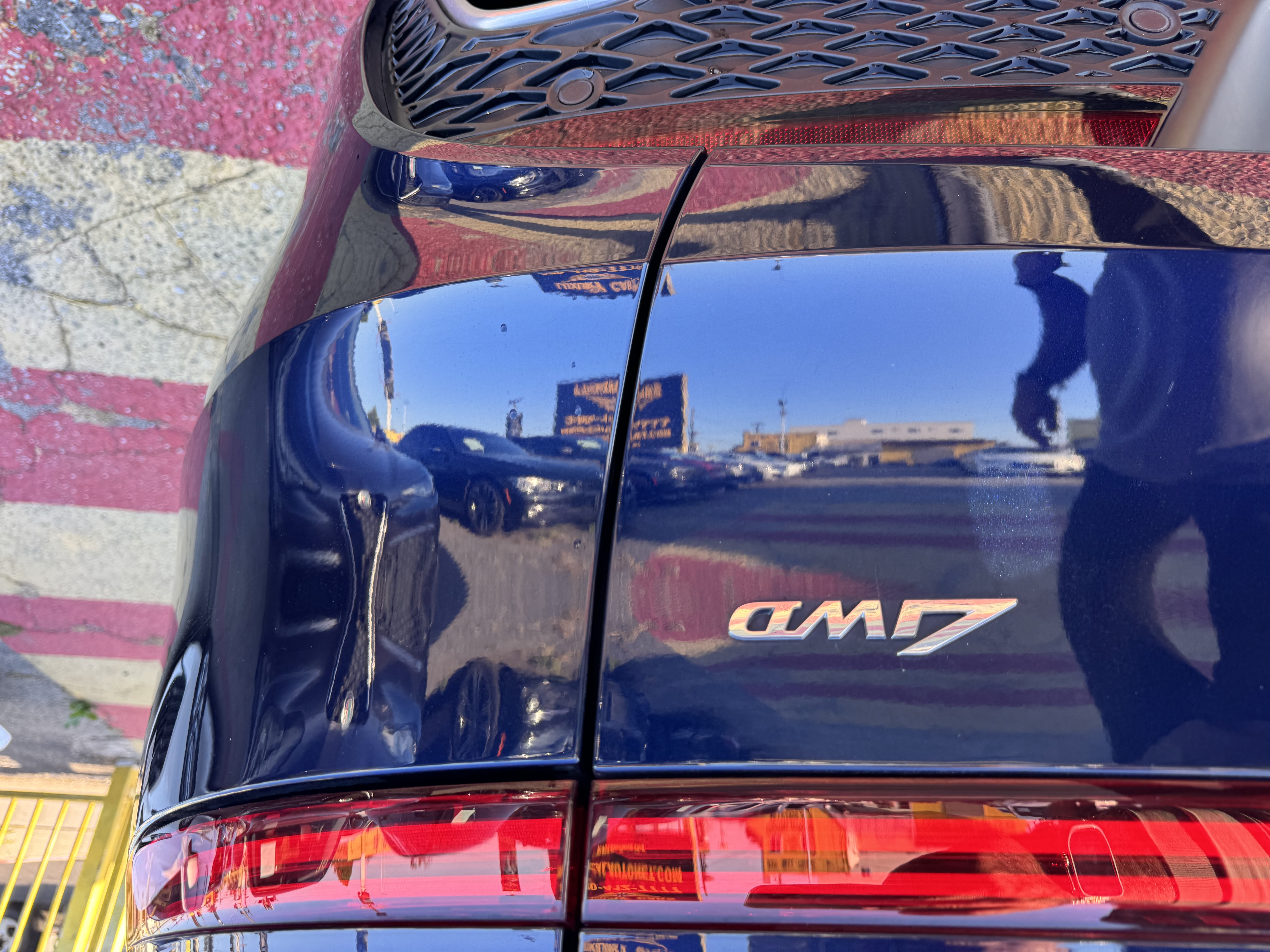 View vehicle photo 7