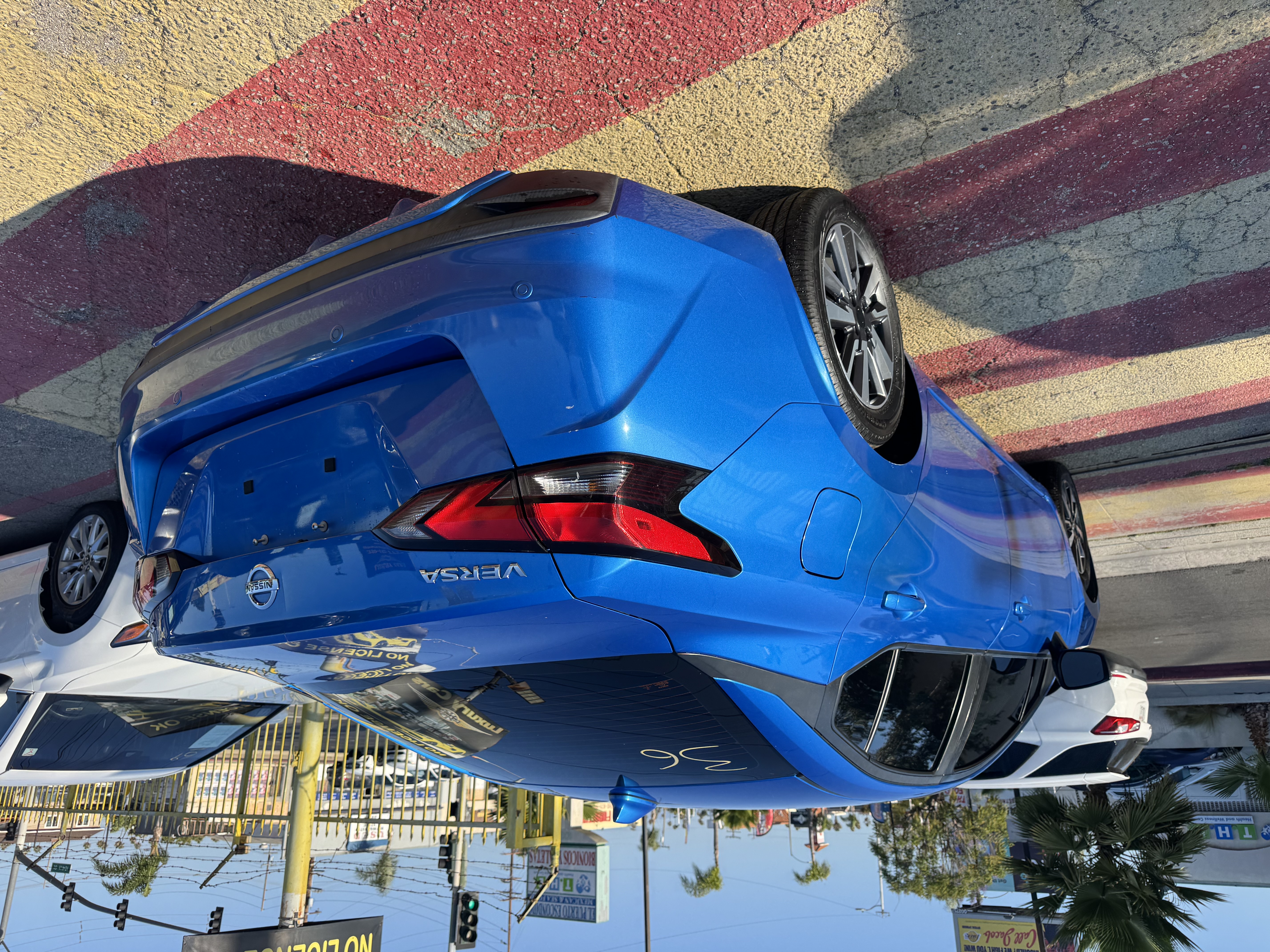 View vehicle photo 7