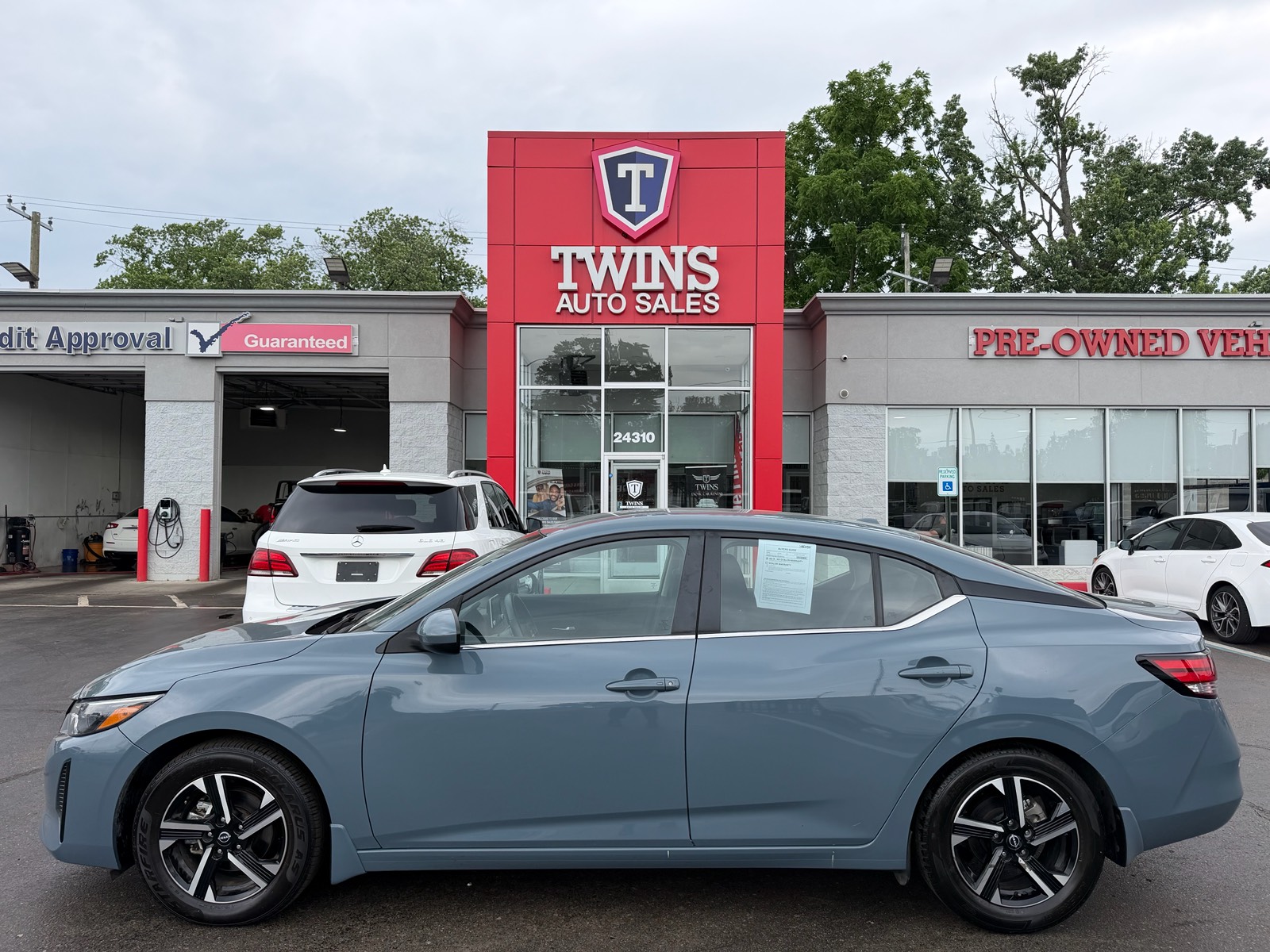 2025 Nissan Sentra SV FWD