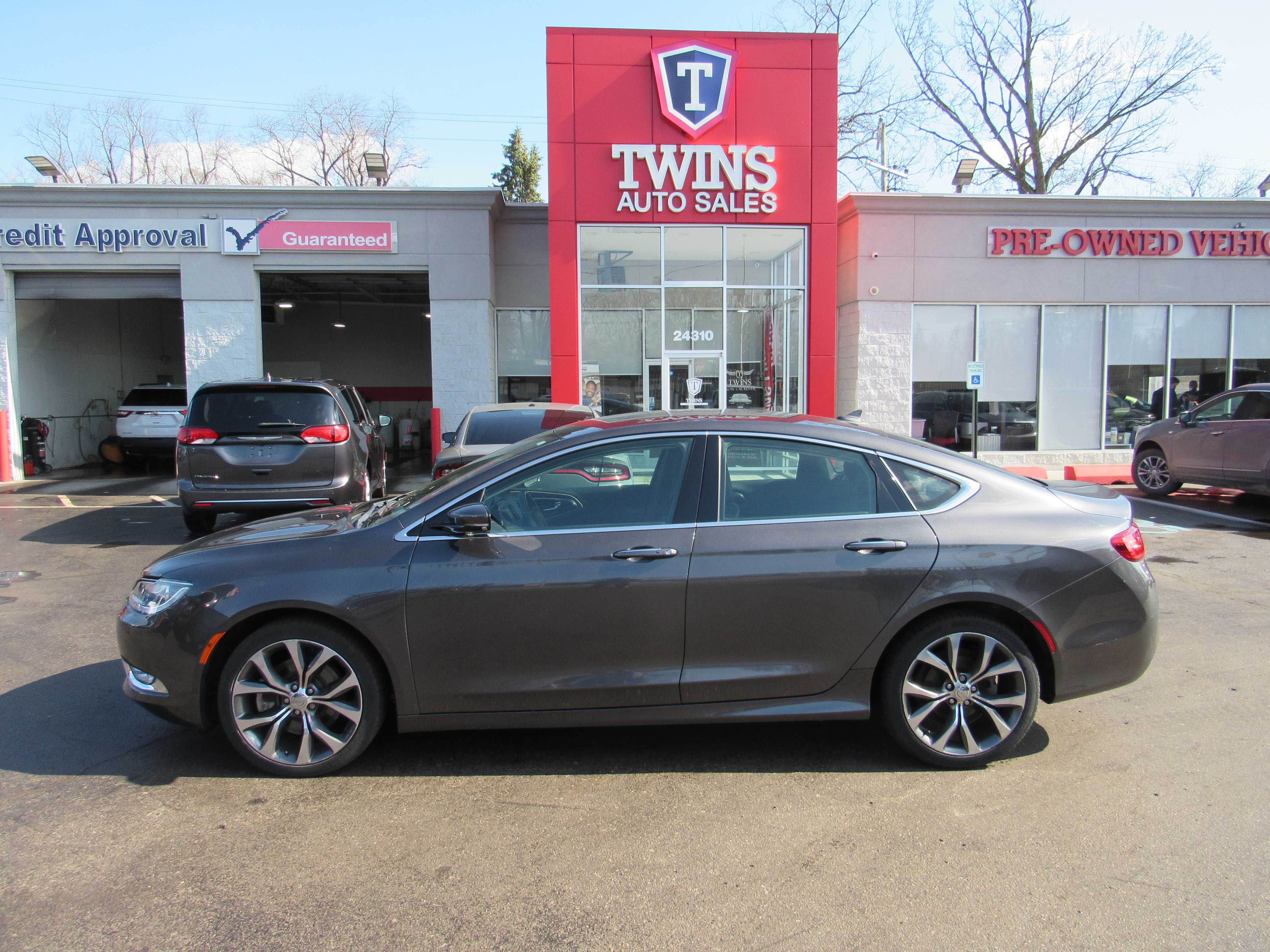 Gray 2015 Chrysler 200 C Sedan FWD Sedan Front-Wheel Drive 9-Speed Automatic