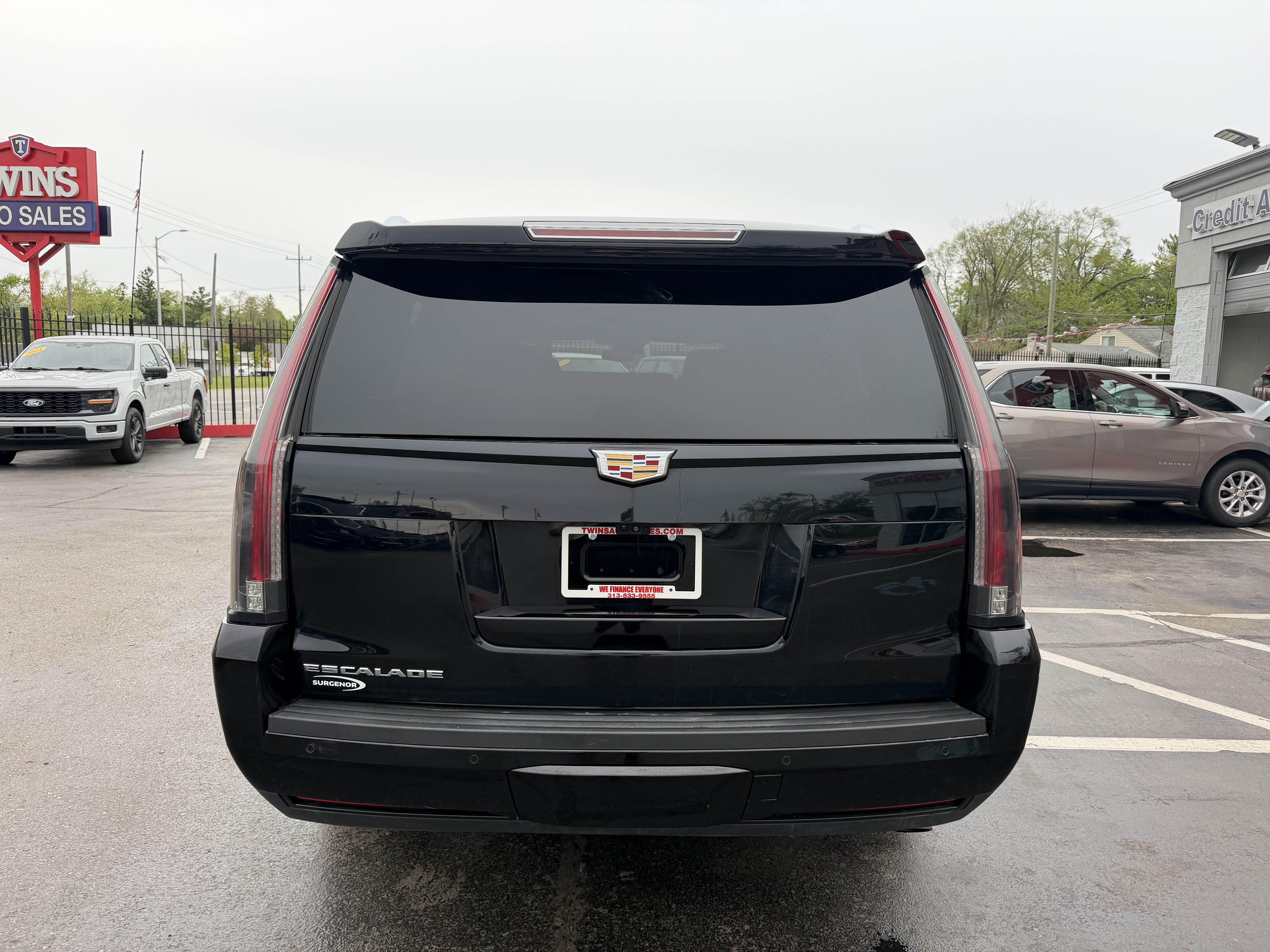 View vehicle photo 7
