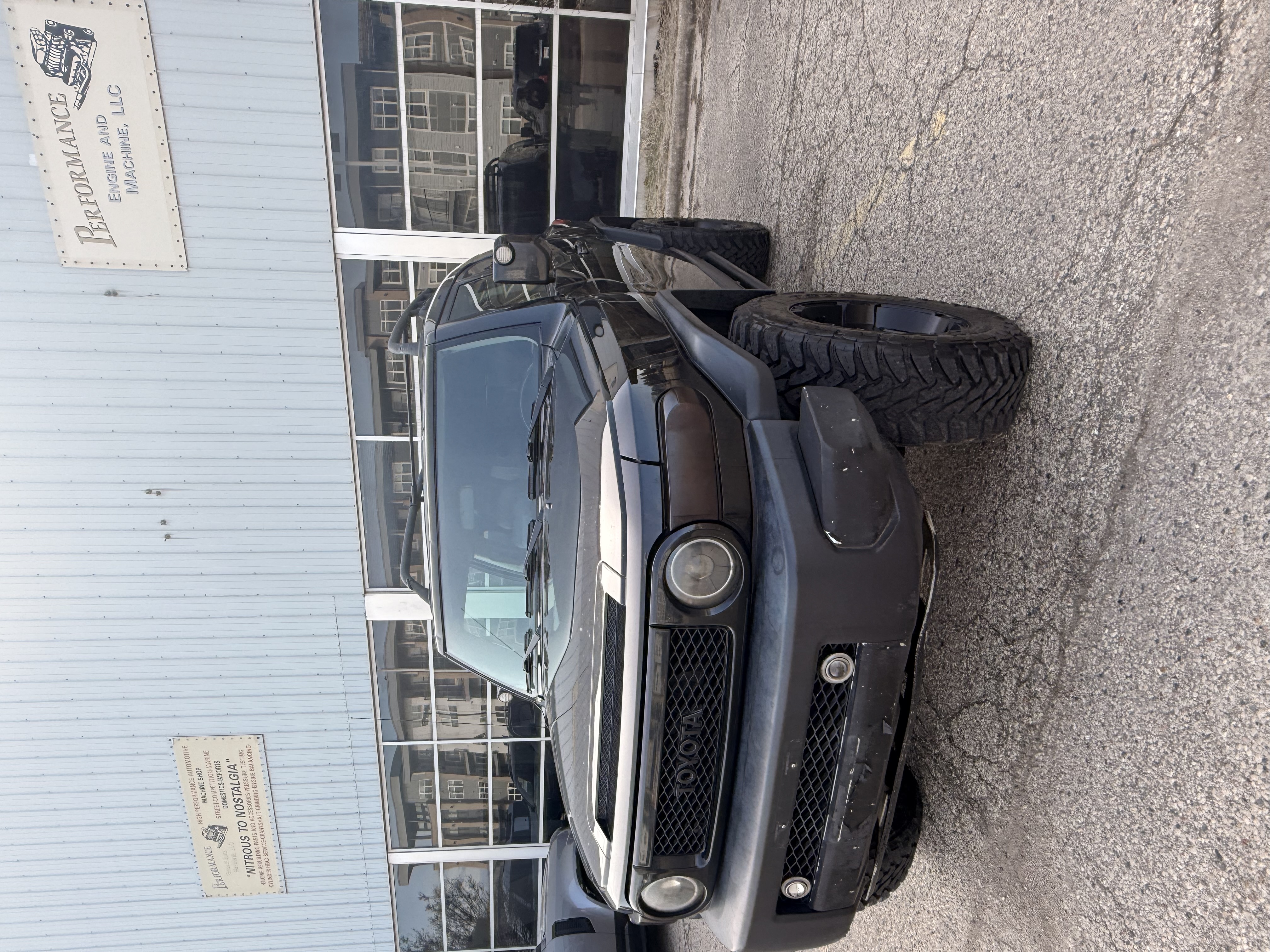 2007 Toyota FJ Cruiser 4WD SUV / Crossover Four-Wheel Drive 6-Speed Manual