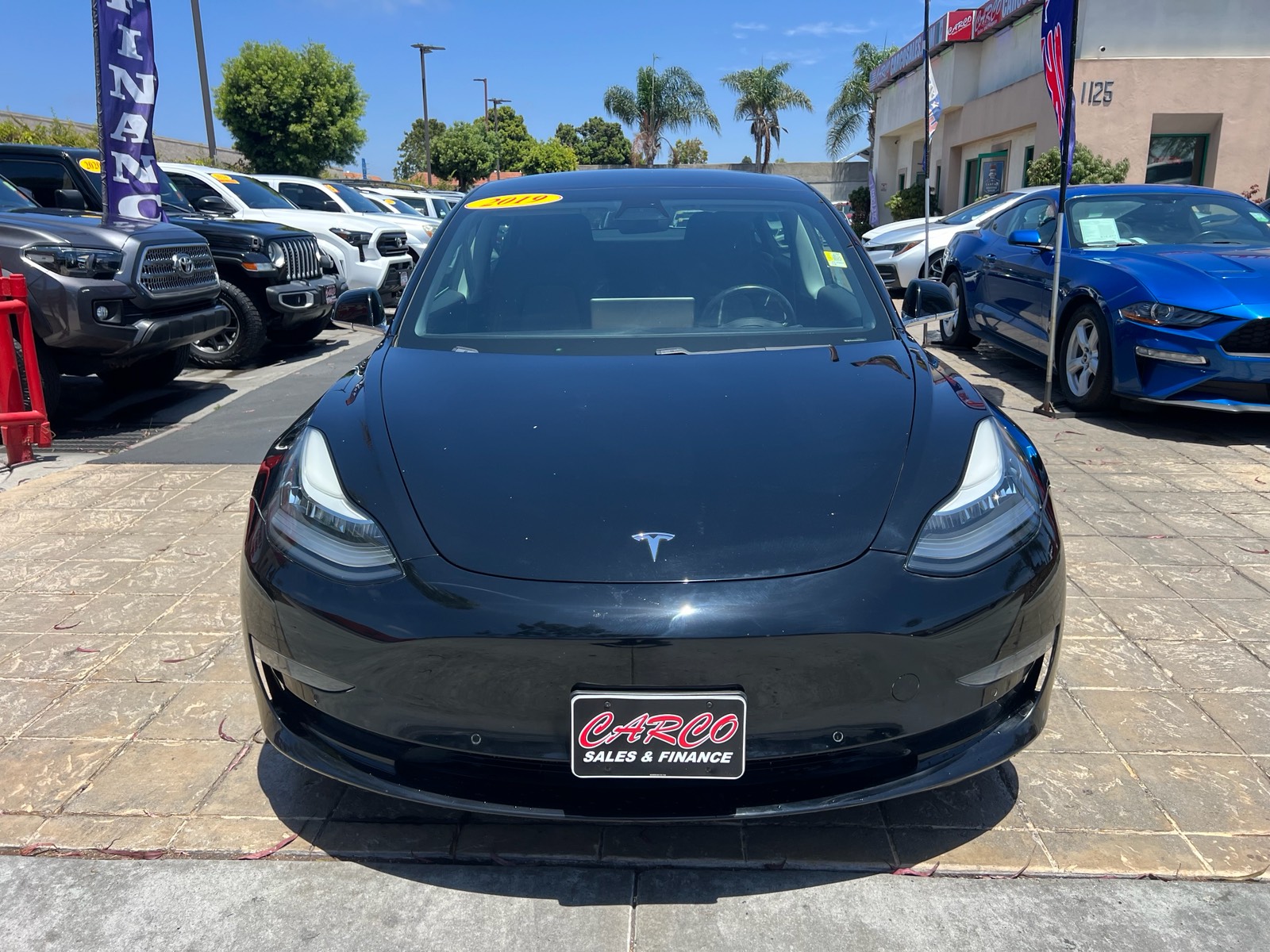 View vehicle photo 3