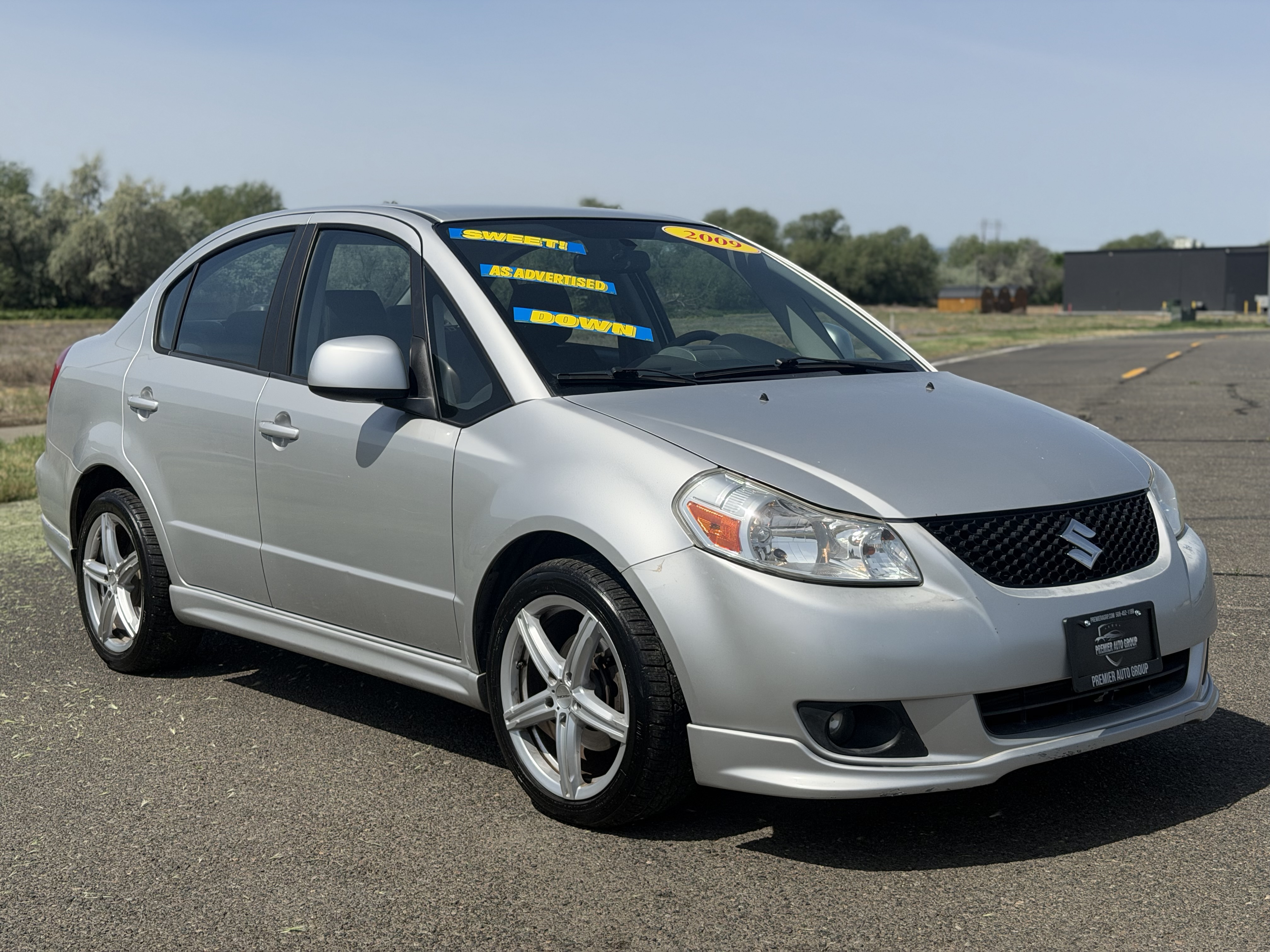 View vehicle photo 4