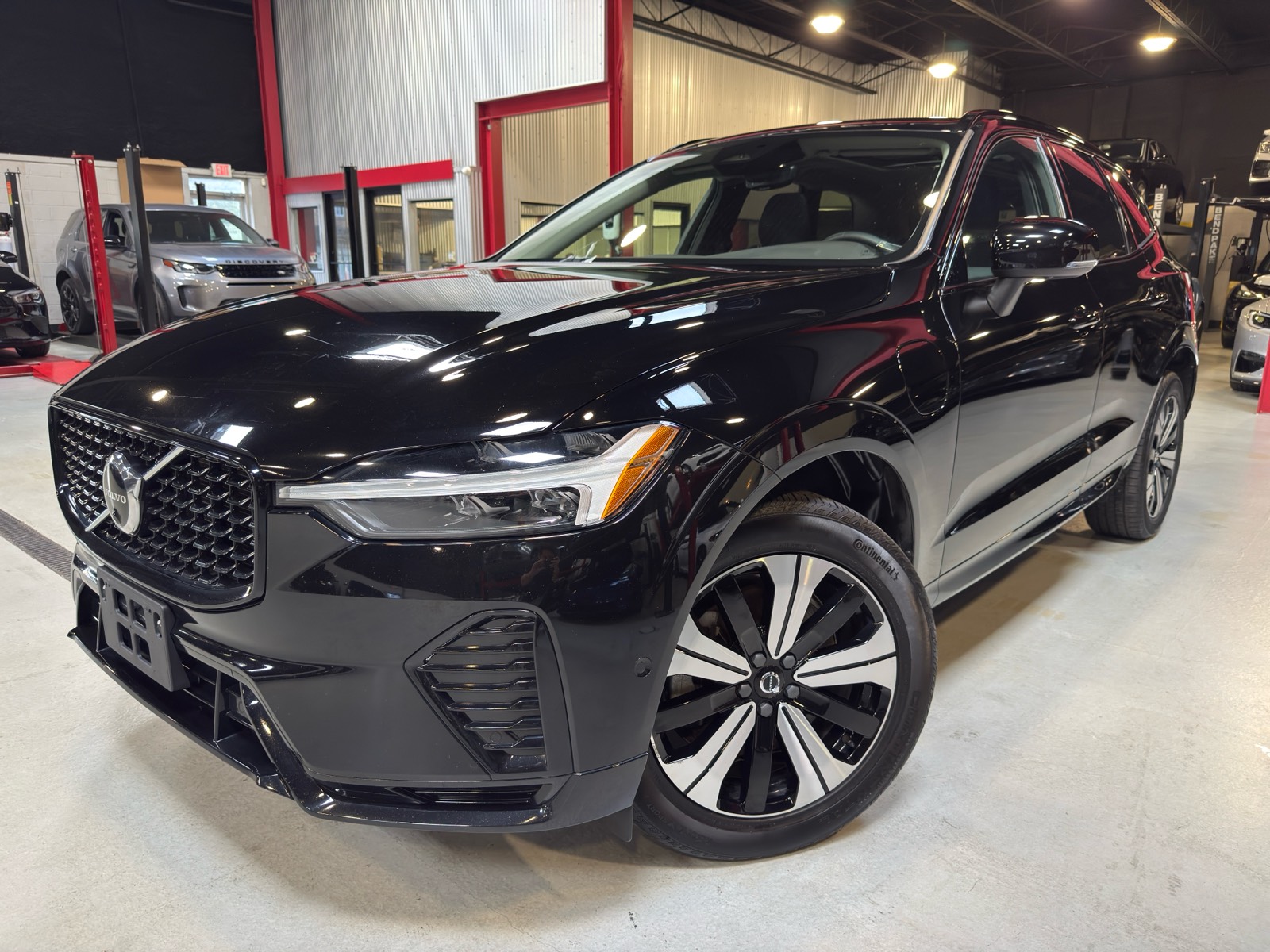 Black 2023 Volvo XC60 SUV / Crossover All-Wheel Drive 8-Speed Automatic