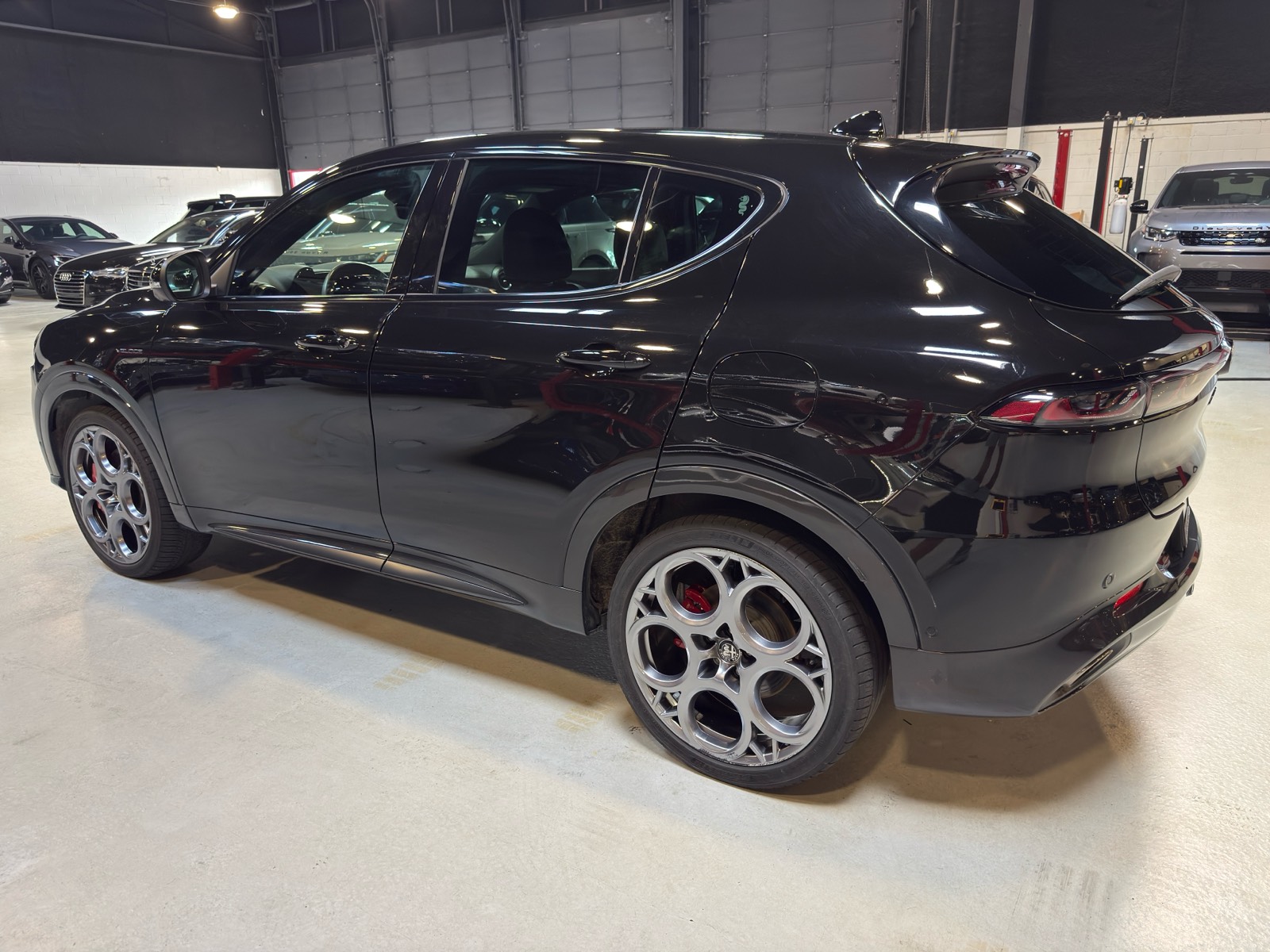 View vehicle photo 4