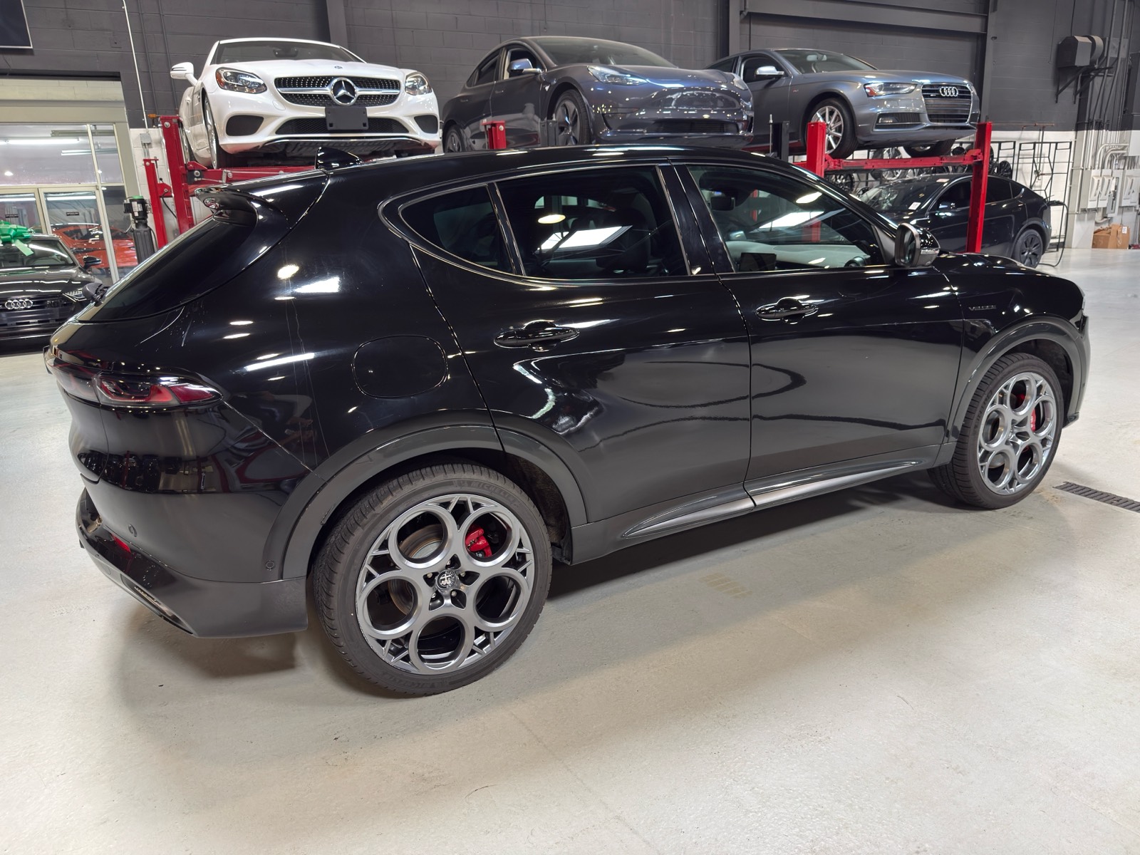 View vehicle photo 5