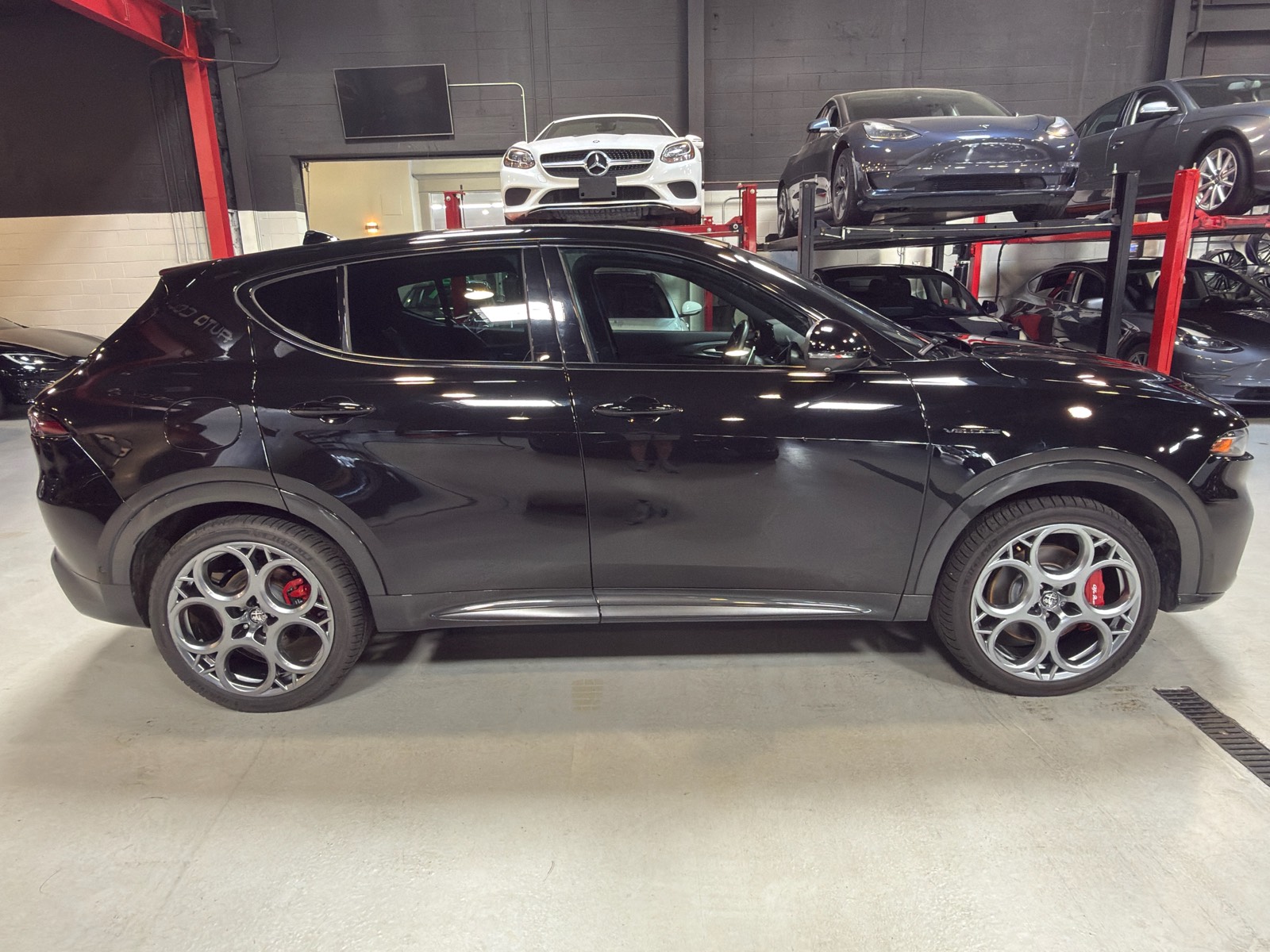View vehicle photo 6