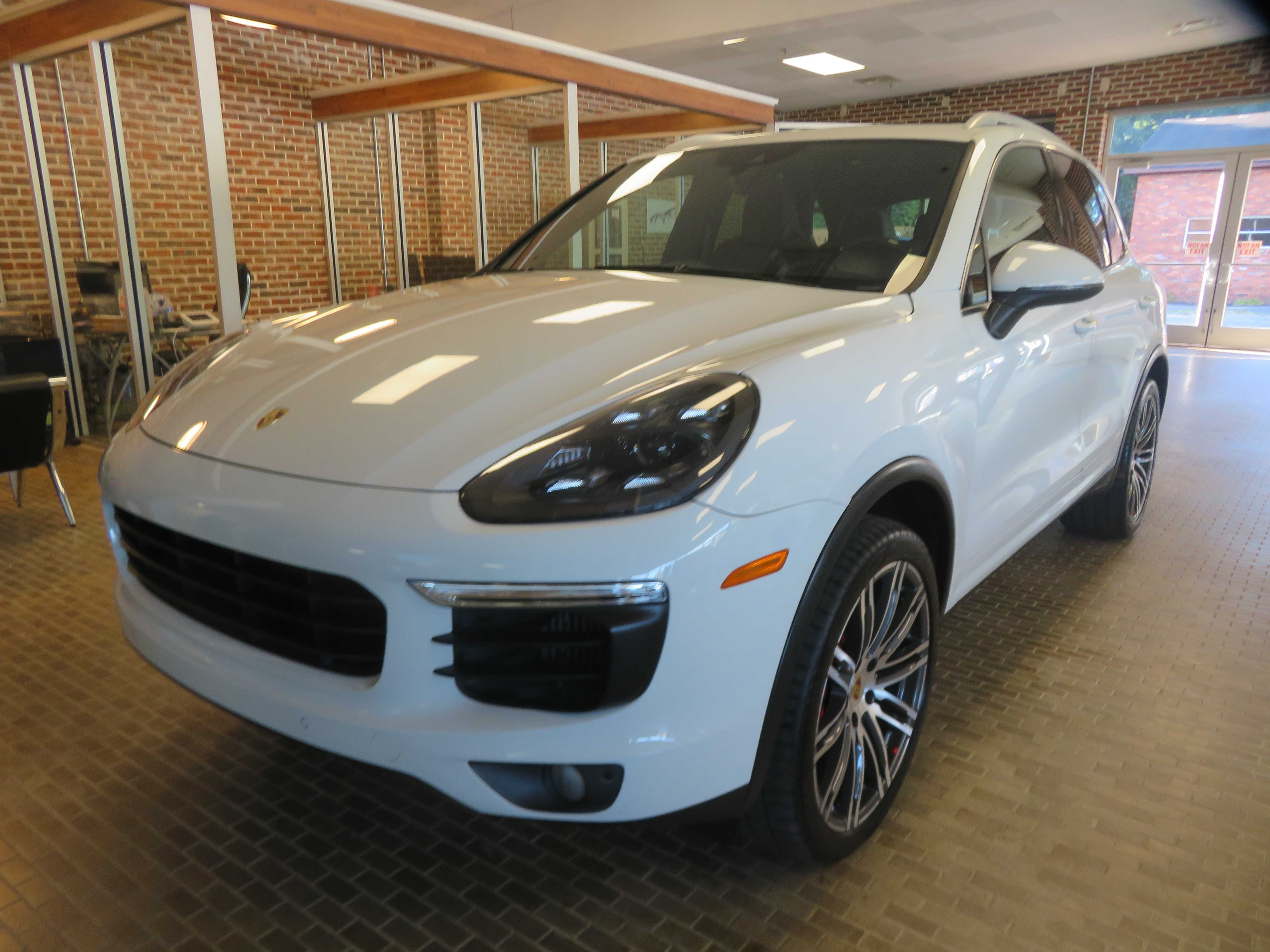 White 2015 Porsche Cayenne SUV / Crossover All-Wheel Drive 8-Speed Automatic