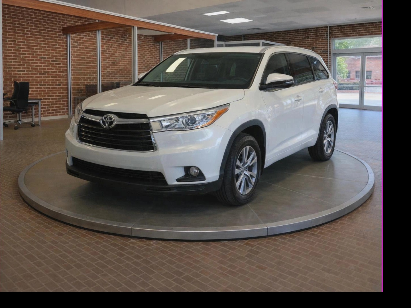 2014 Toyota Highlander LE Plus SUV / Crossover Front-Wheel Drive 6-Speed Automatic