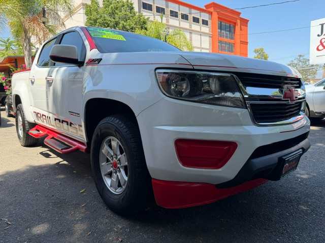 View vehicle photo 2