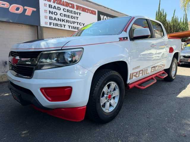 View vehicle photo 6