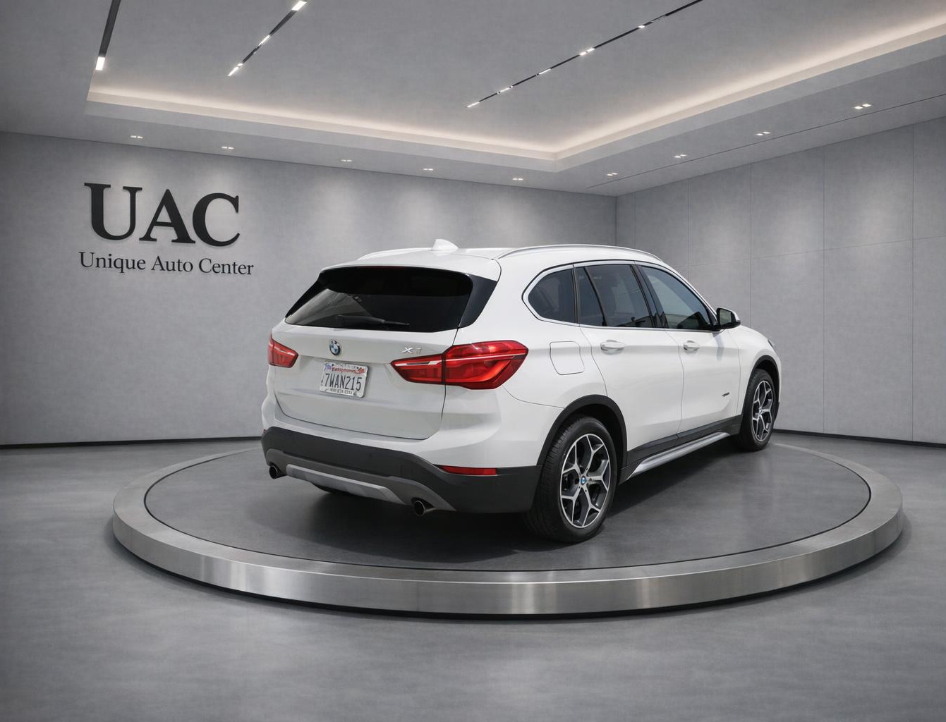 View vehicle photo 5