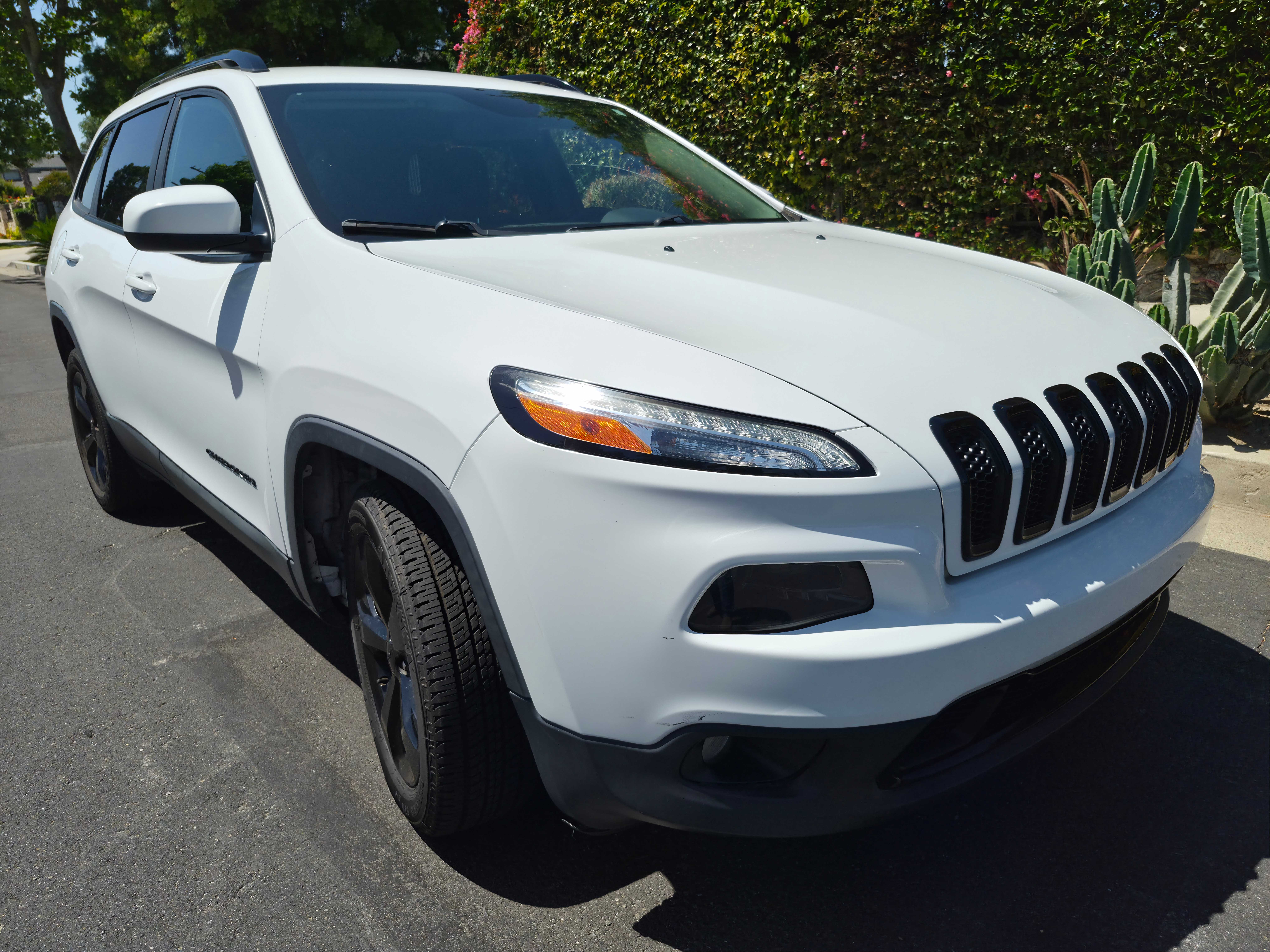 View vehicle photo 2