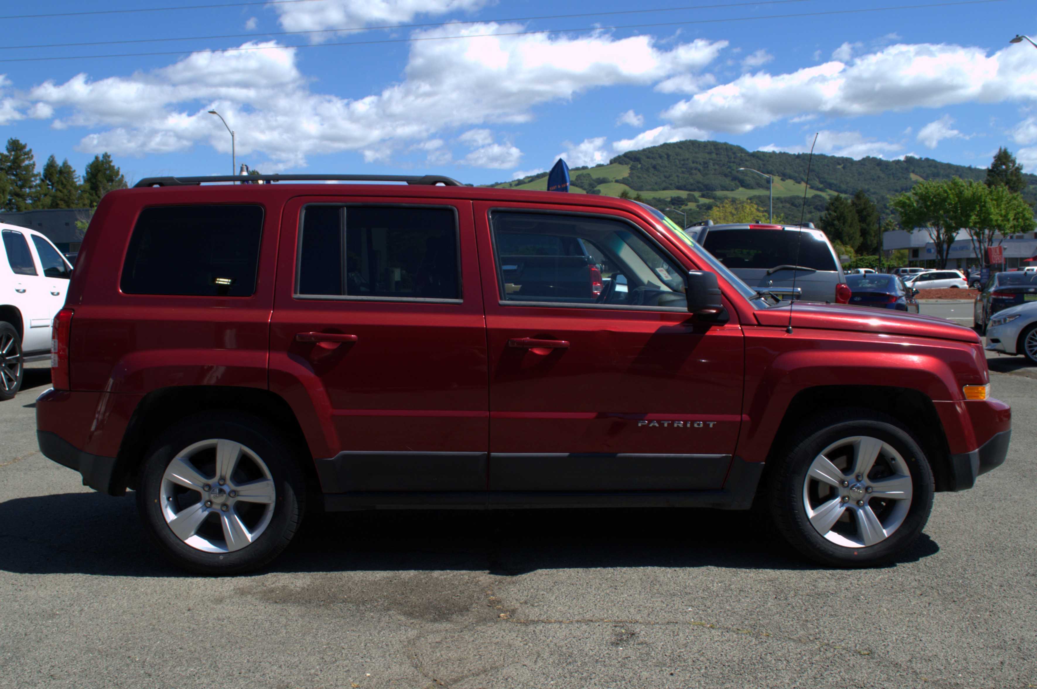 View vehicle photo 2