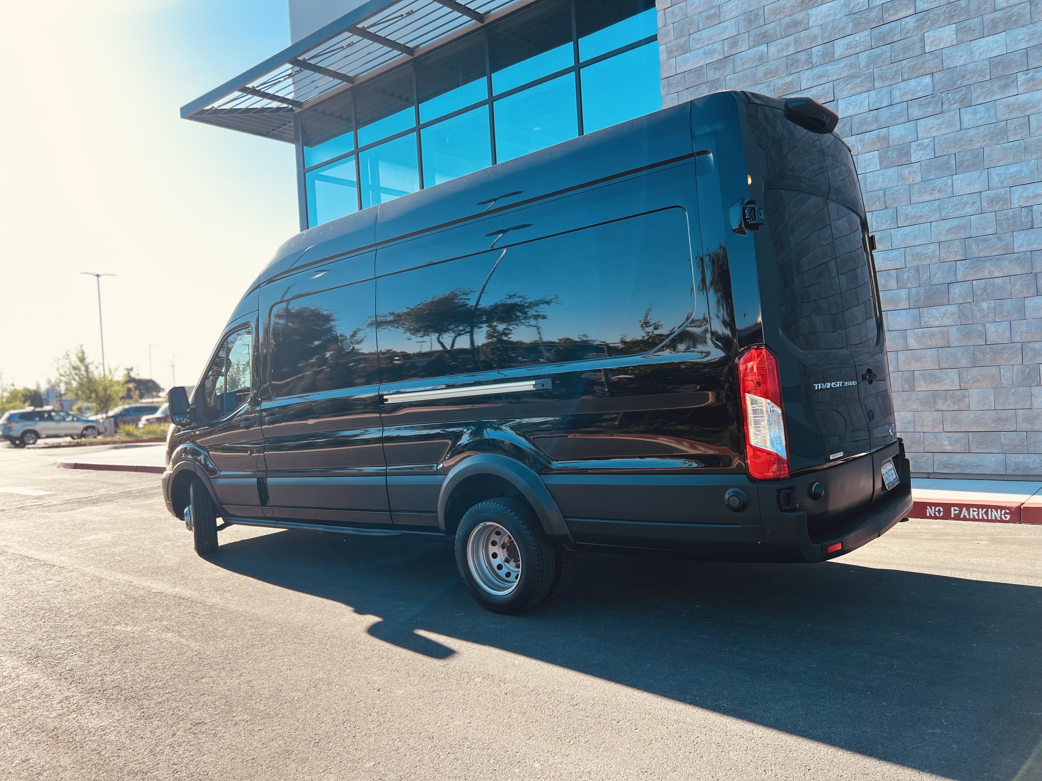 View vehicle photo 5