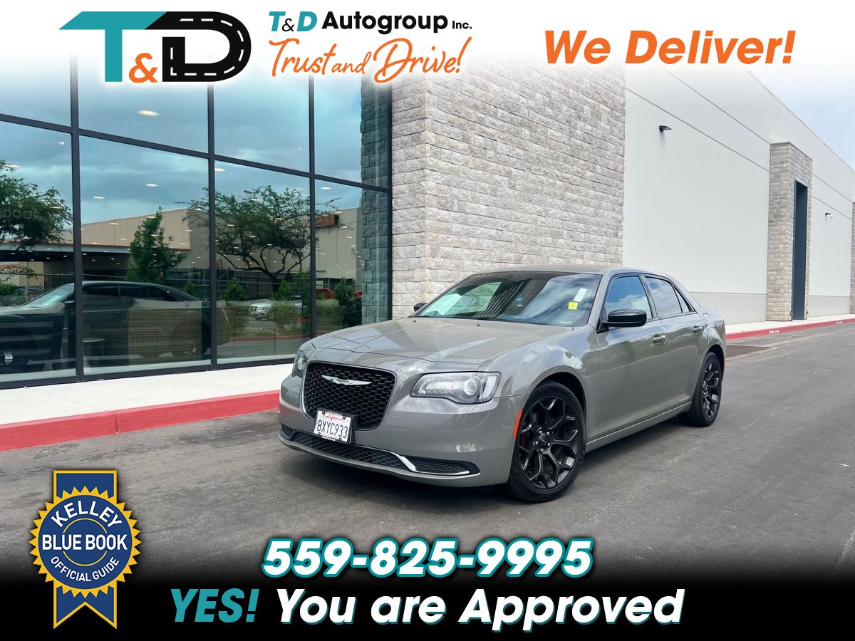 Gray 2019 Chrysler 300 Touring RWD Sedan Rear-Wheel Drive 8-Speed Automatic