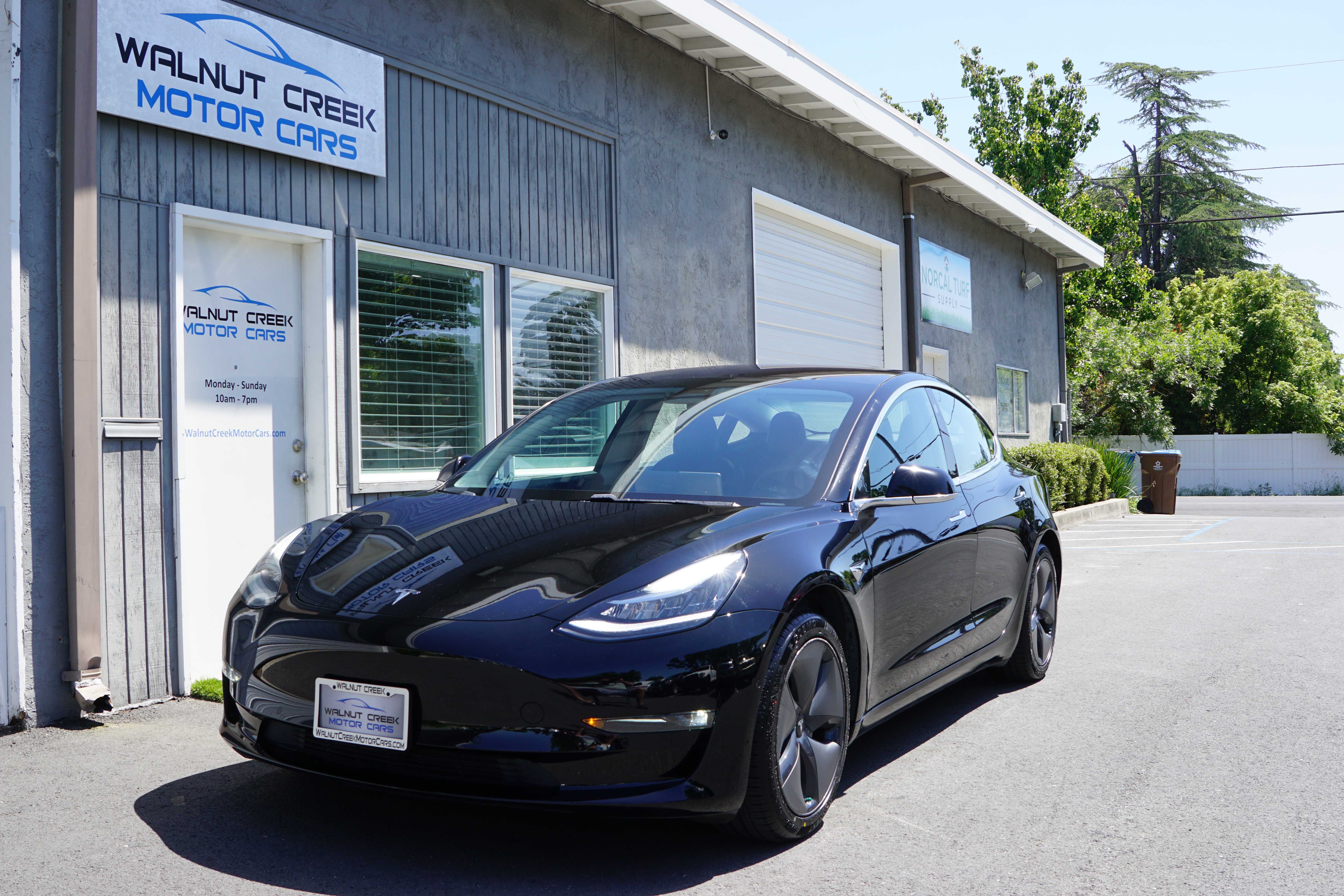 Black 2018 Tesla Model 3 Long Range RWD Sedan Rear-Wheel Drive Automatic