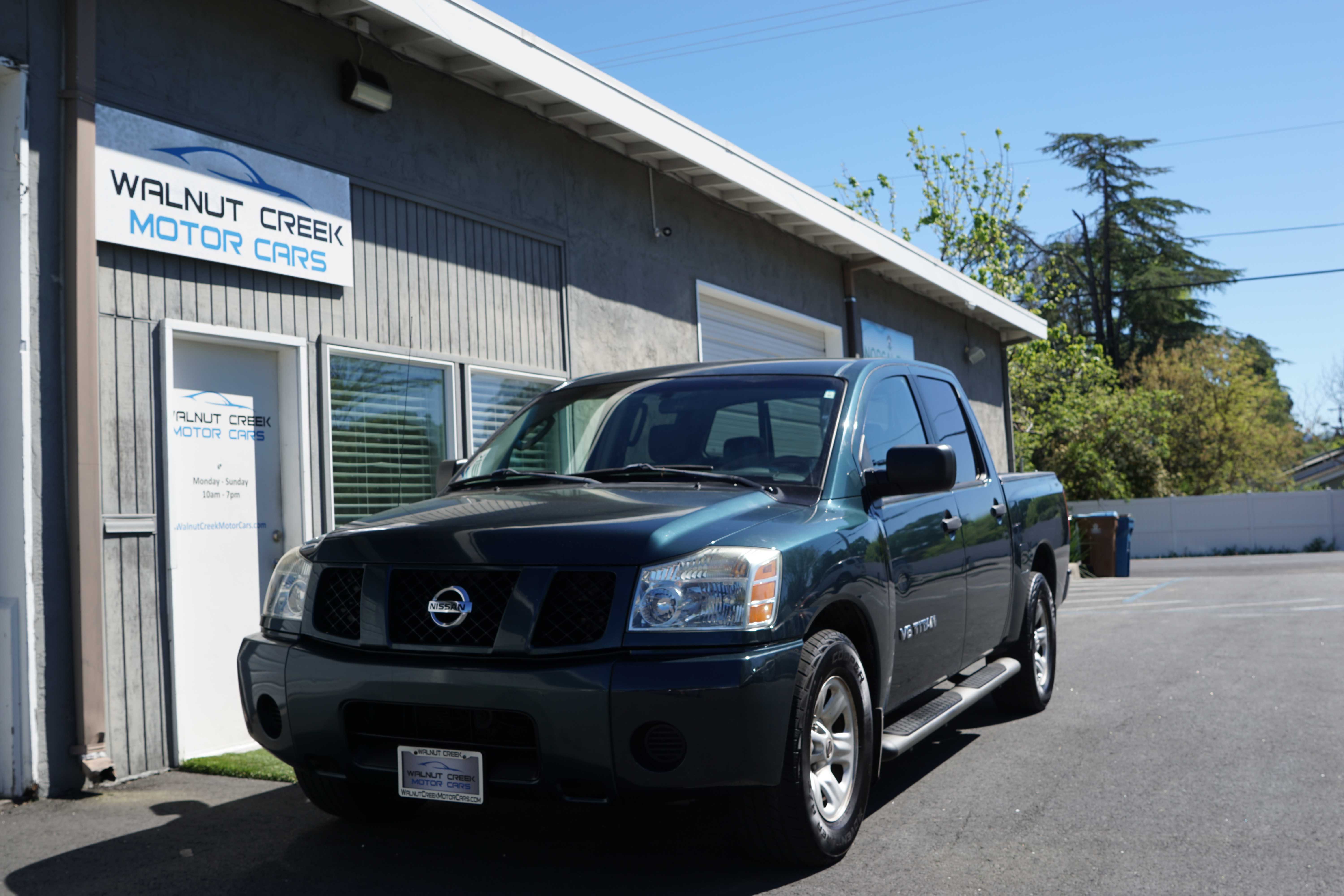 2005 Nissan Titan XE Crew Cab 2WD