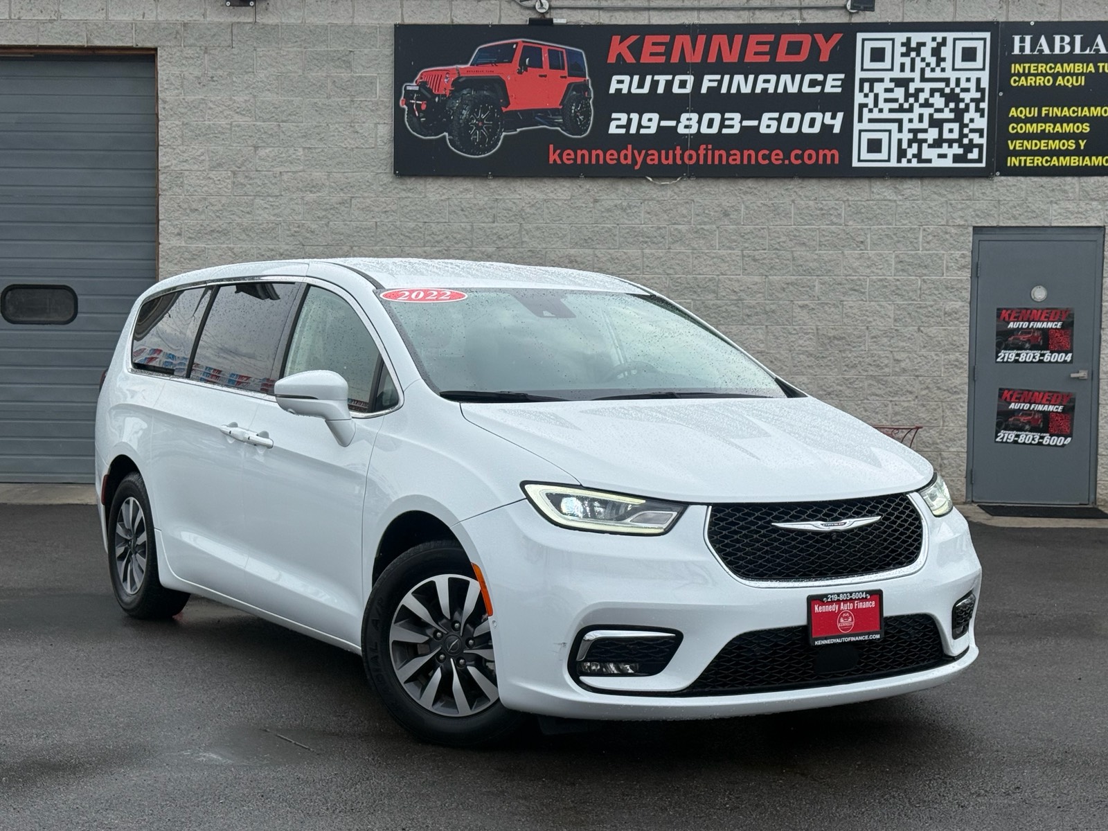 2022 Chrysler Pacifica Hybrid Touring L FWD