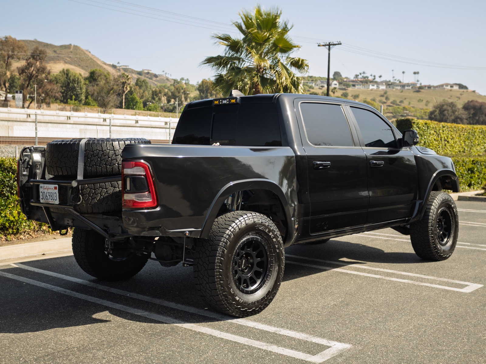 View vehicle photo 5