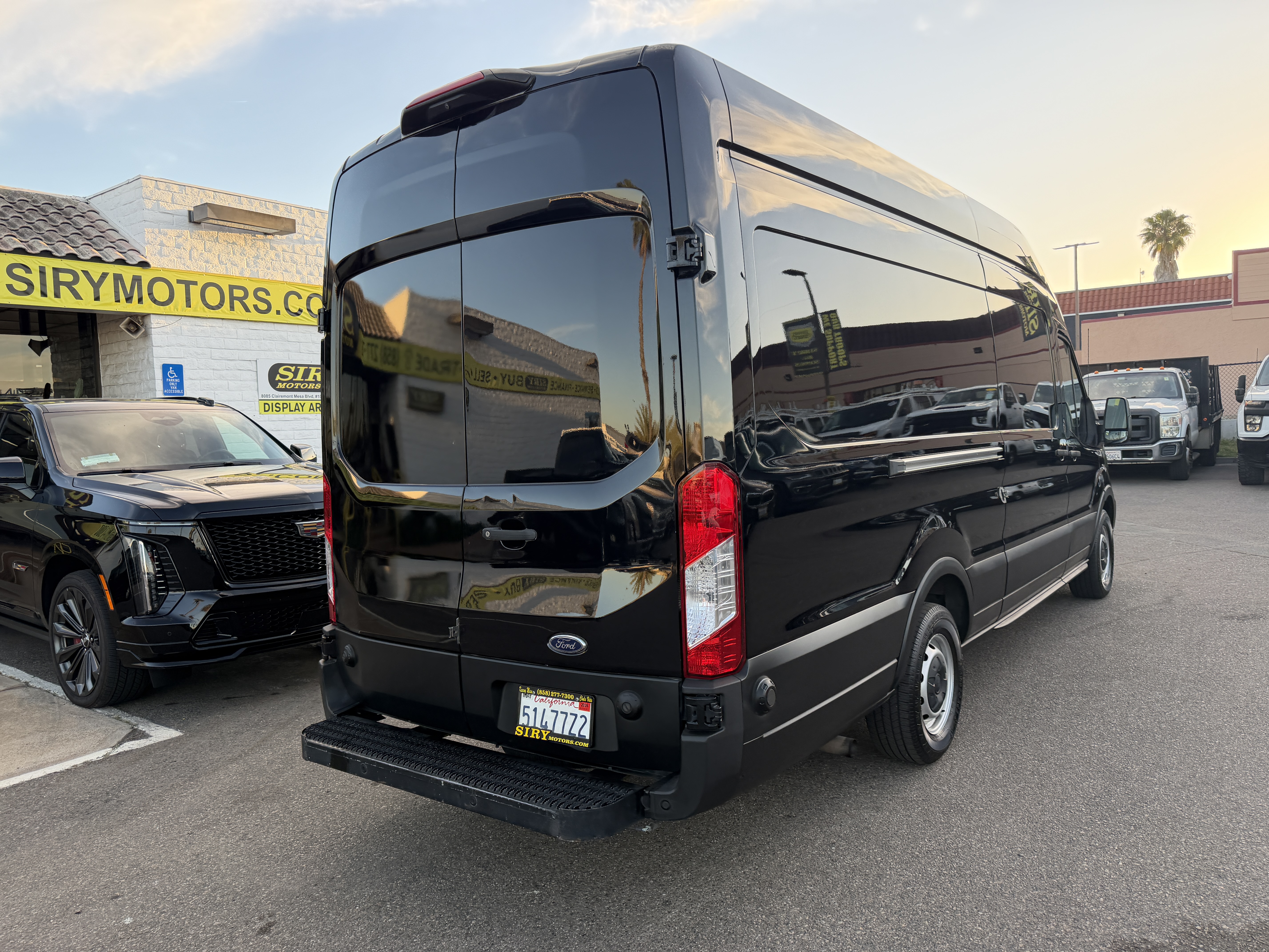 View vehicle photo 3