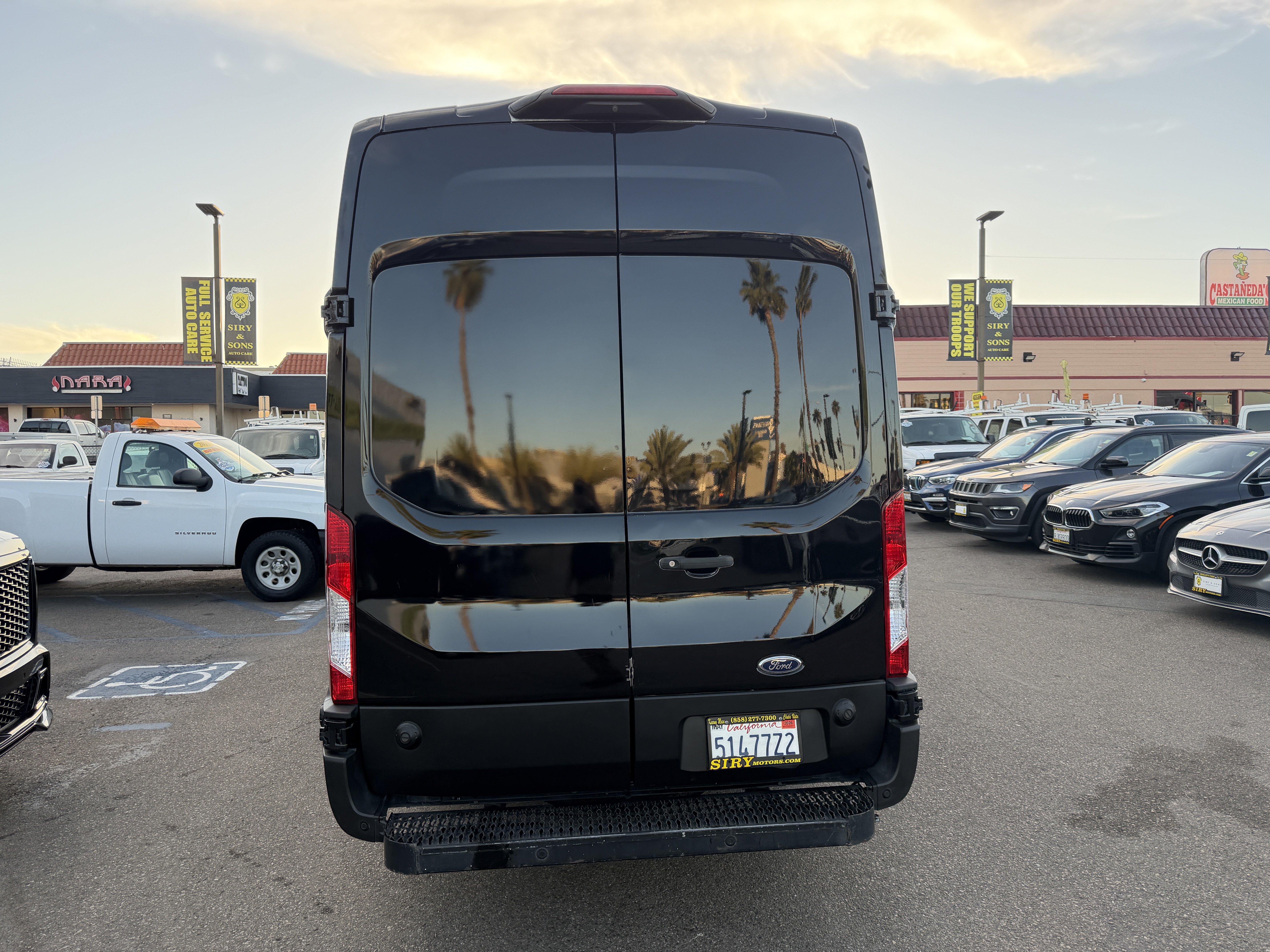 View vehicle photo 4