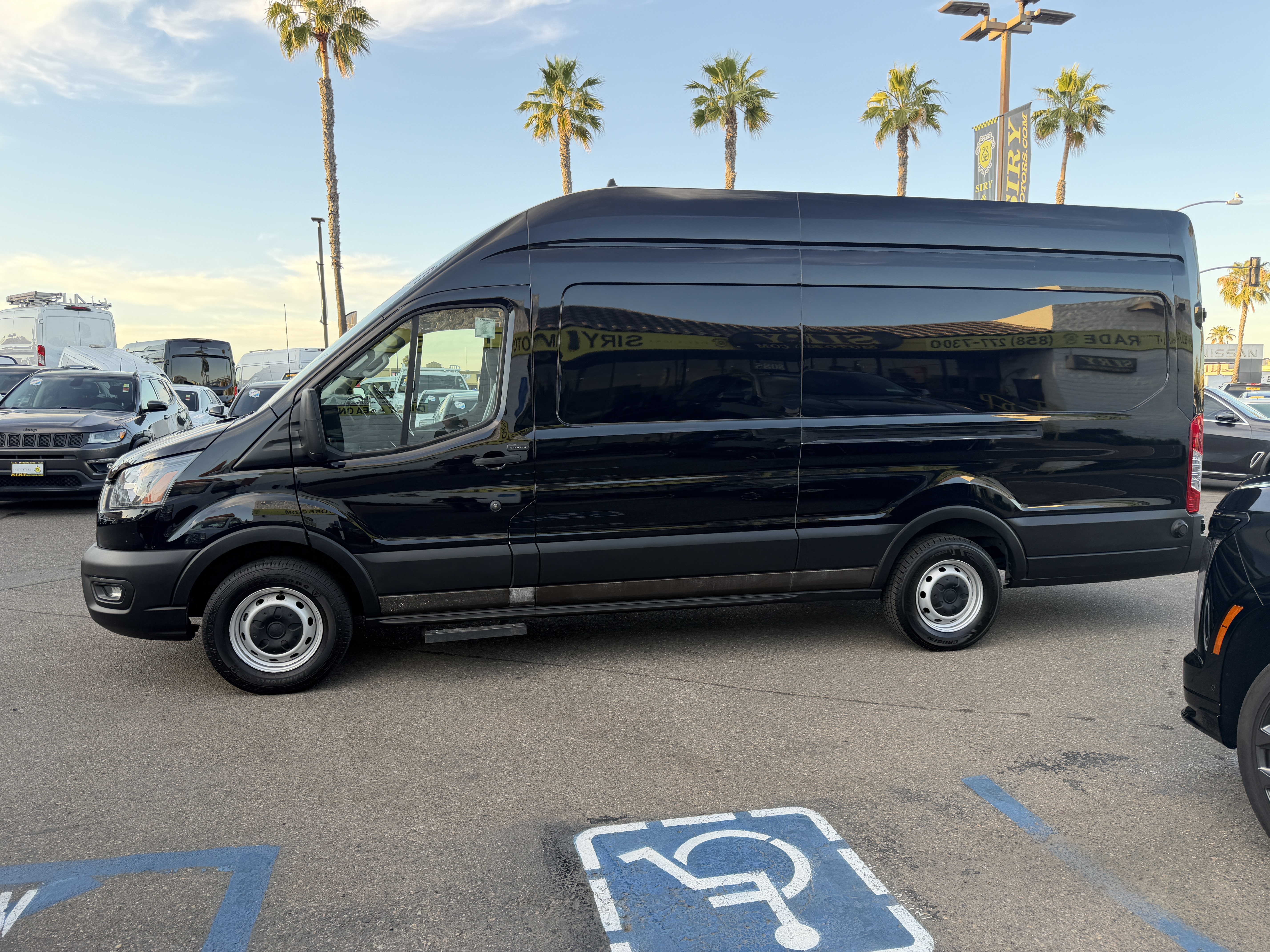 View vehicle photo 6