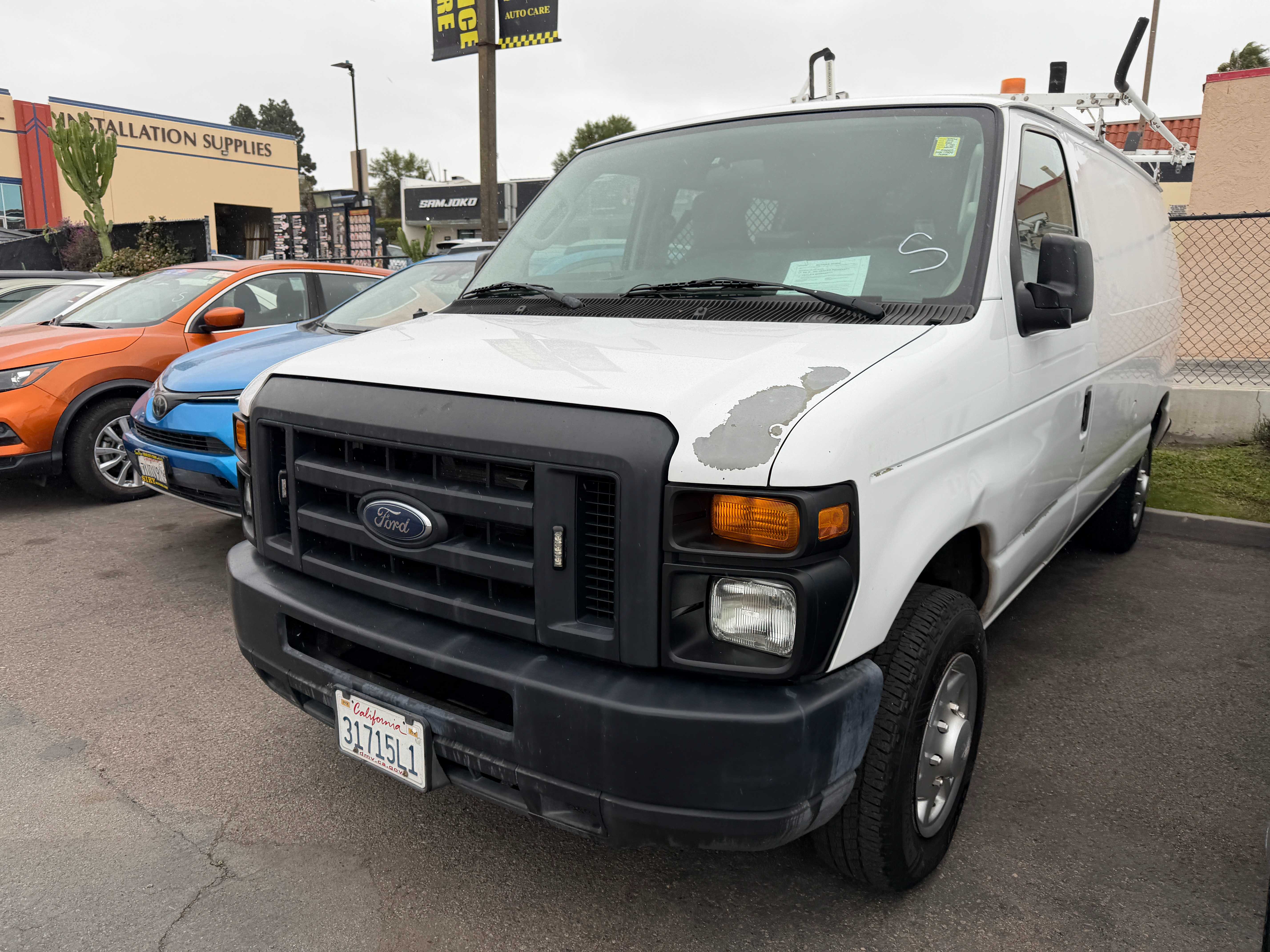 View vehicle photo 3