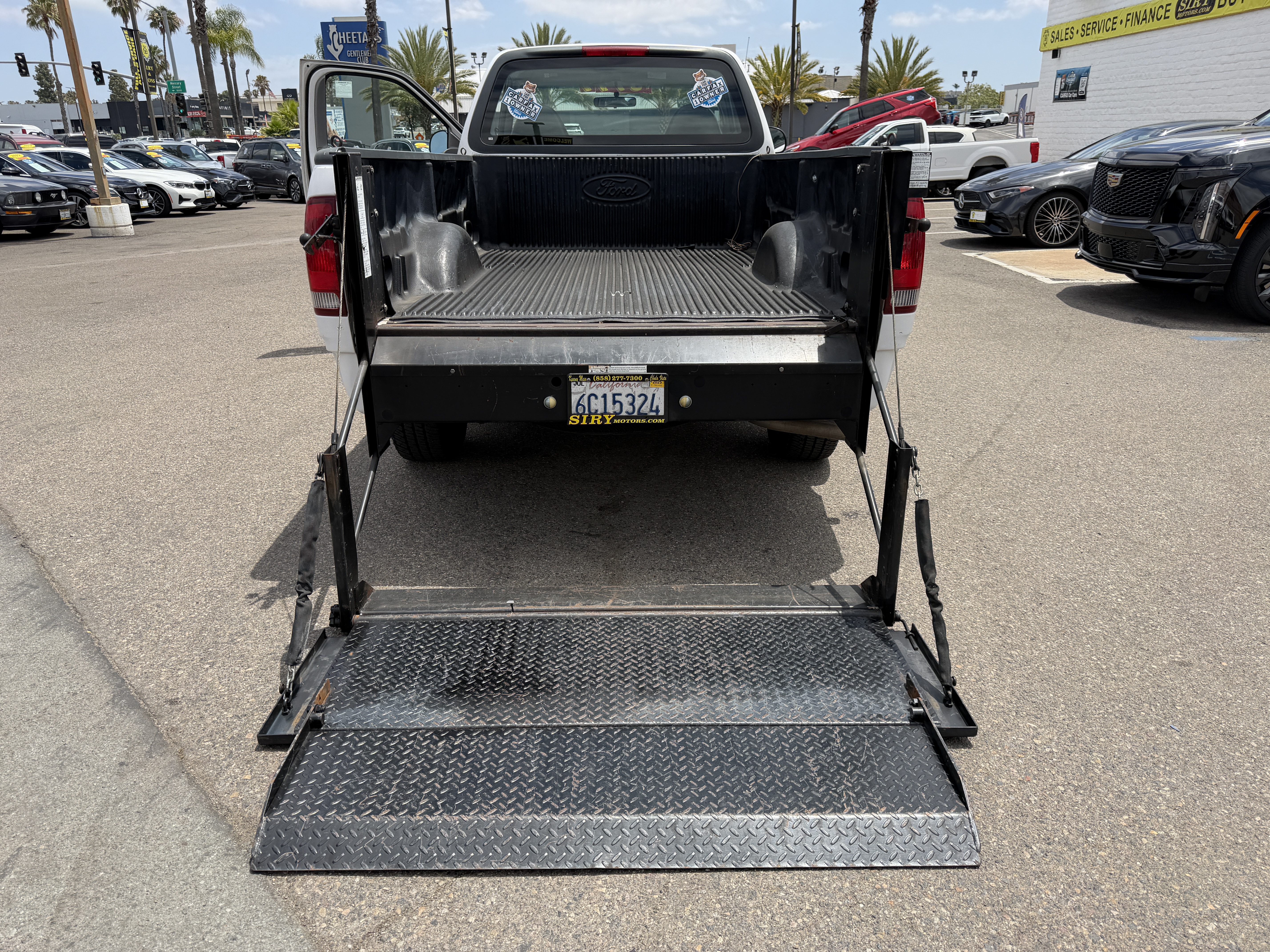 View vehicle photo 6