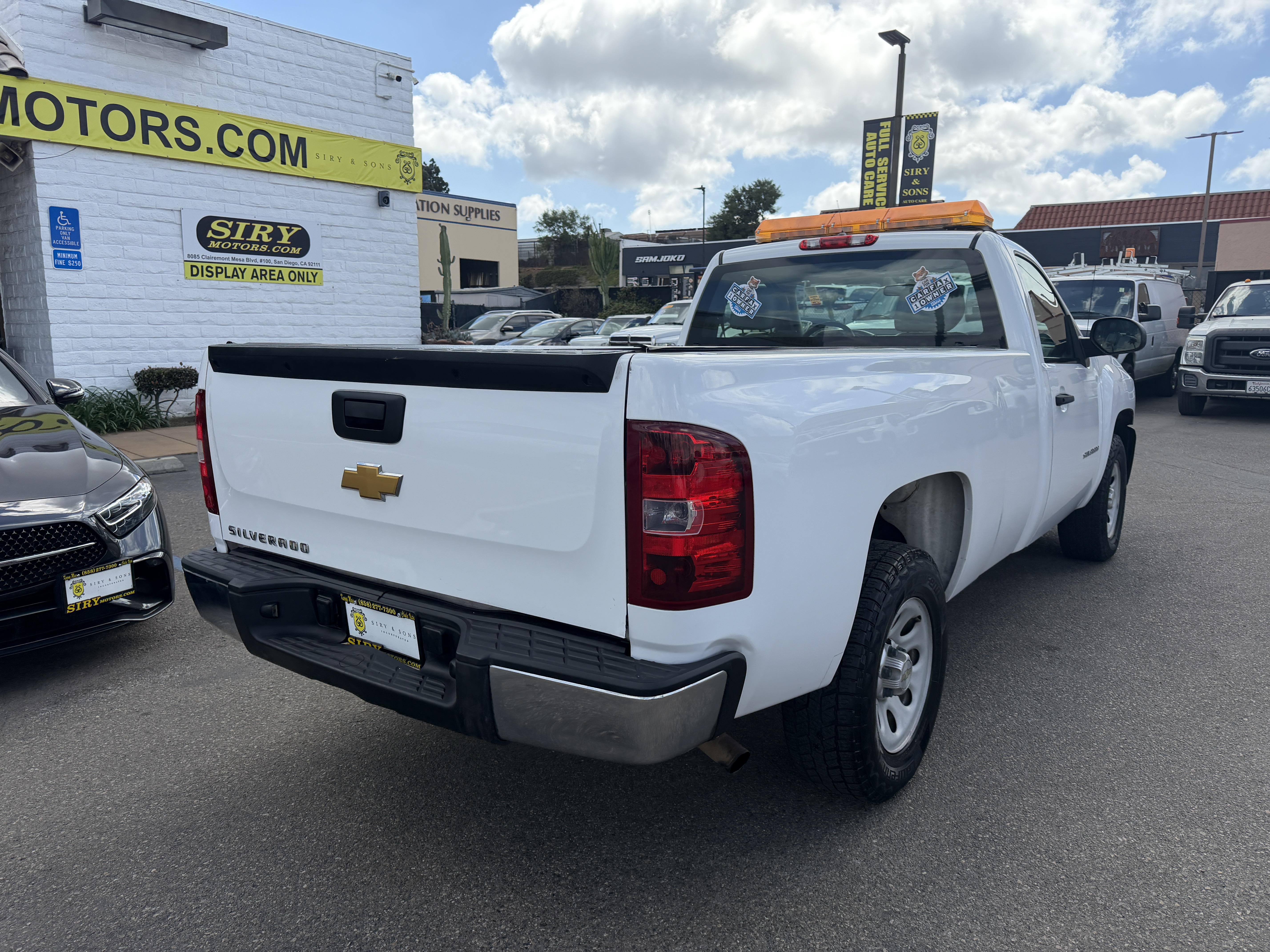 View vehicle photo 3
