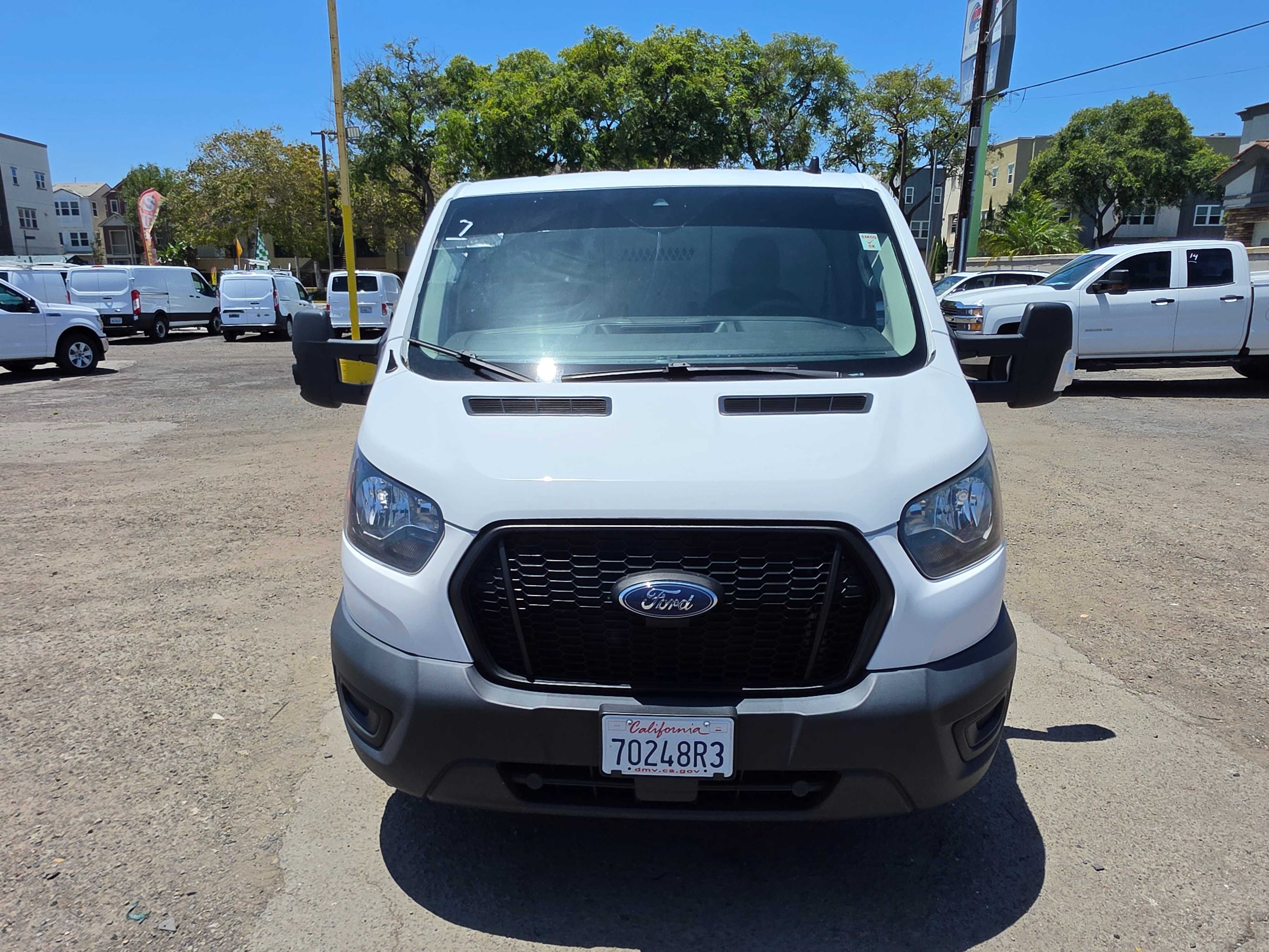 View vehicle photo 2