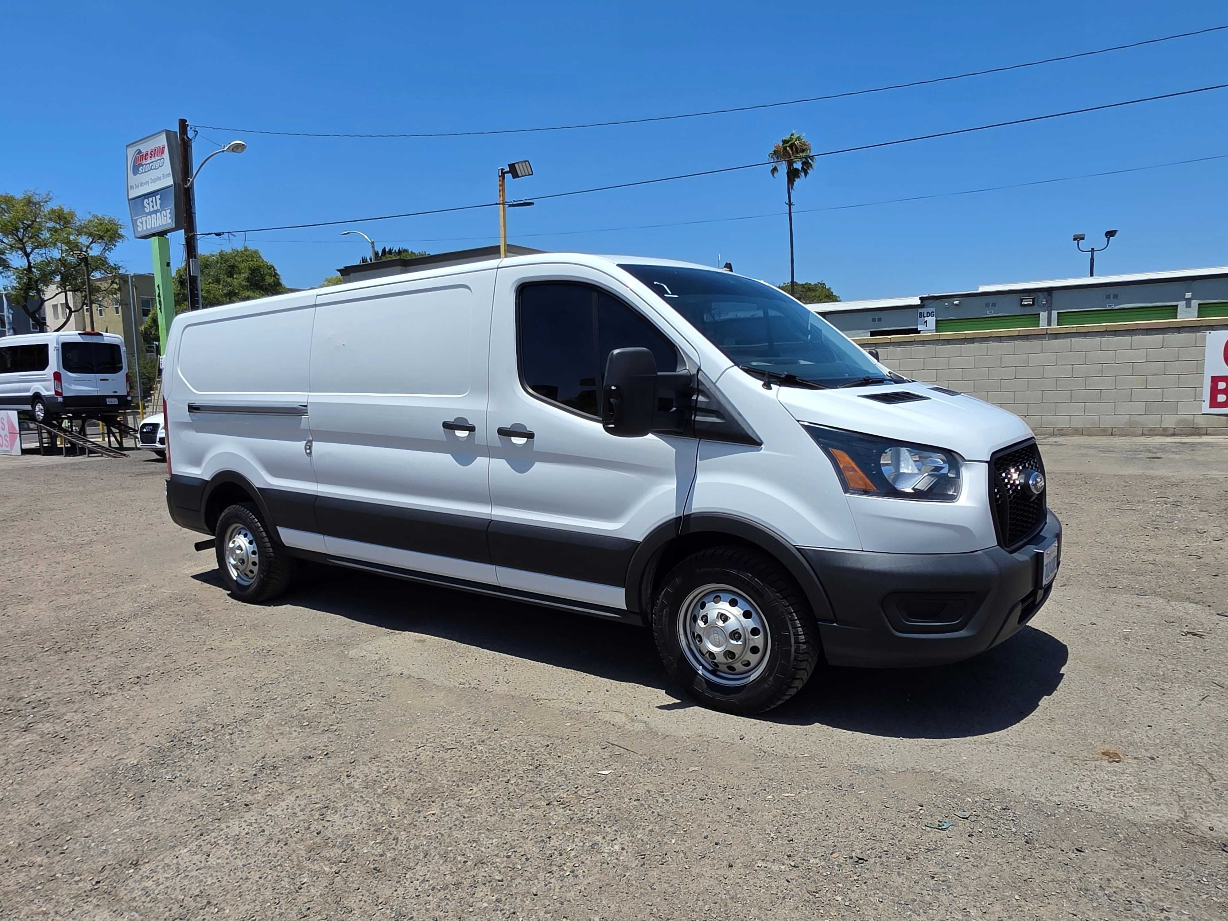 View vehicle photo 3