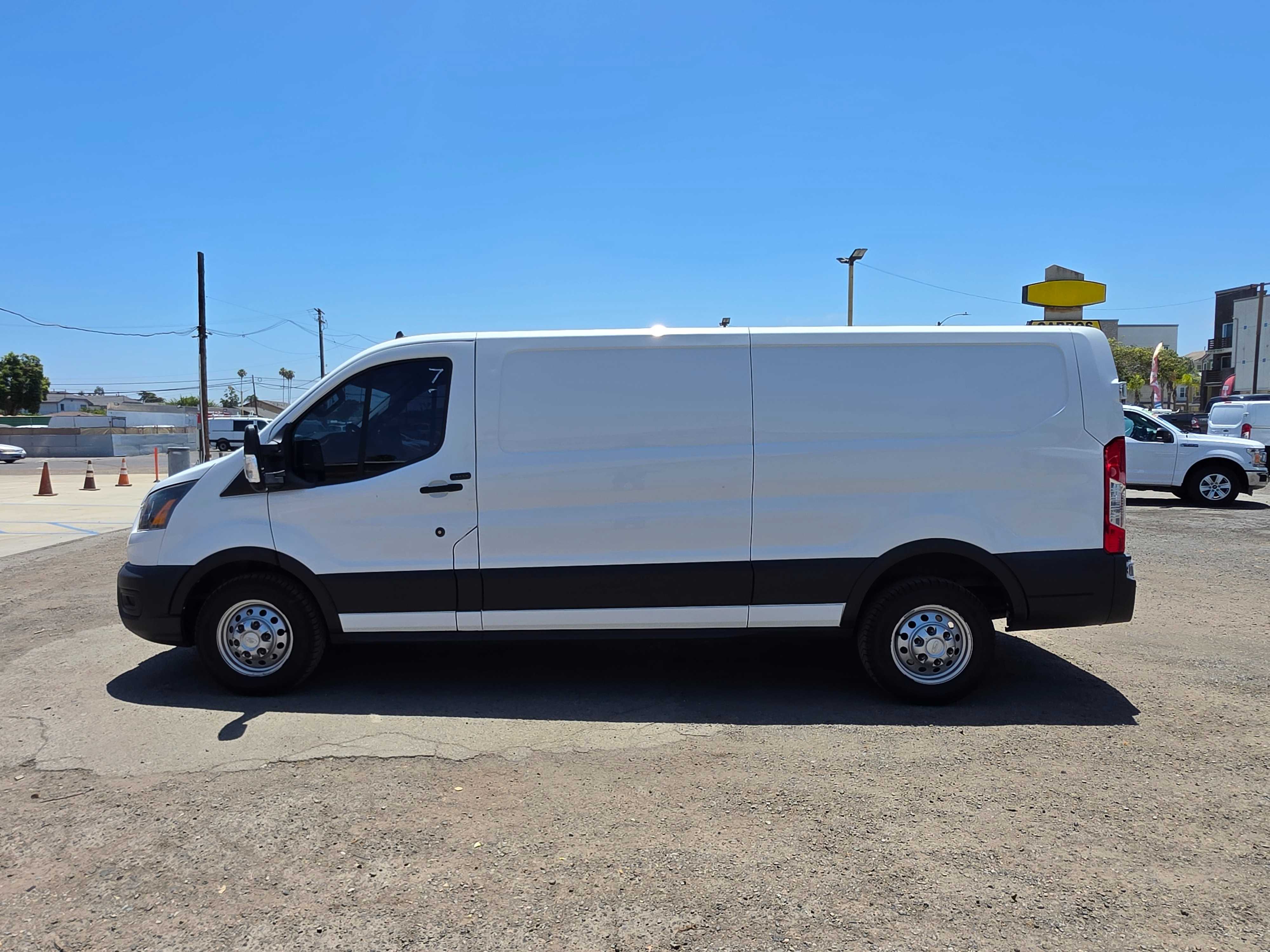View vehicle photo 4