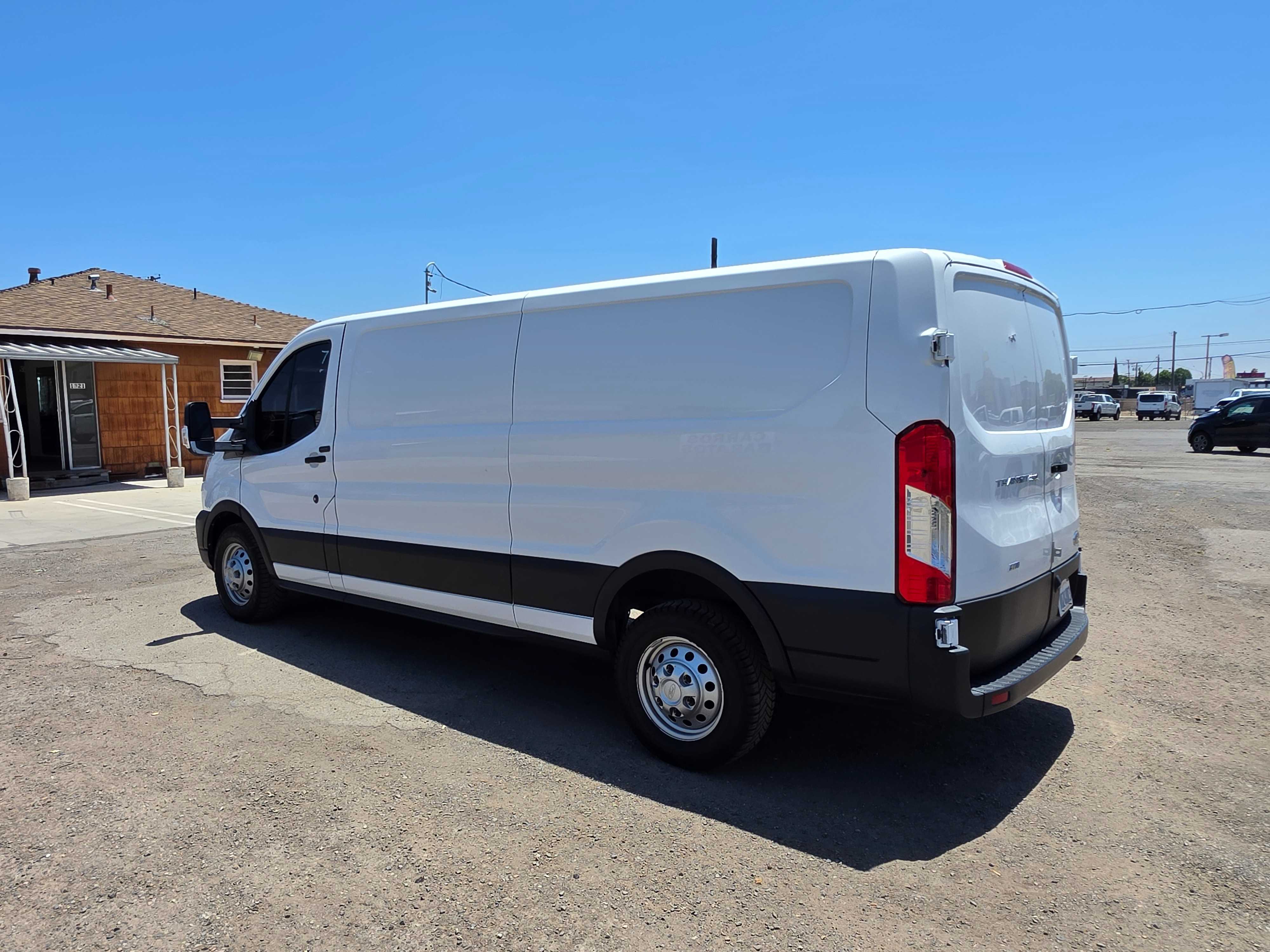 View vehicle photo 5