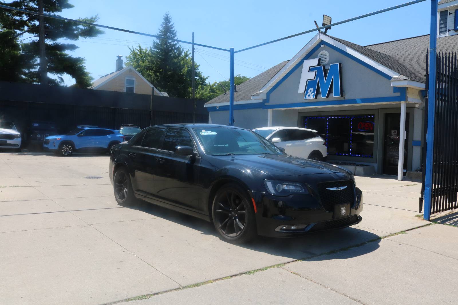 Black 2019 Chrysler 300 Sedan Rear-Wheel Drive Automatic