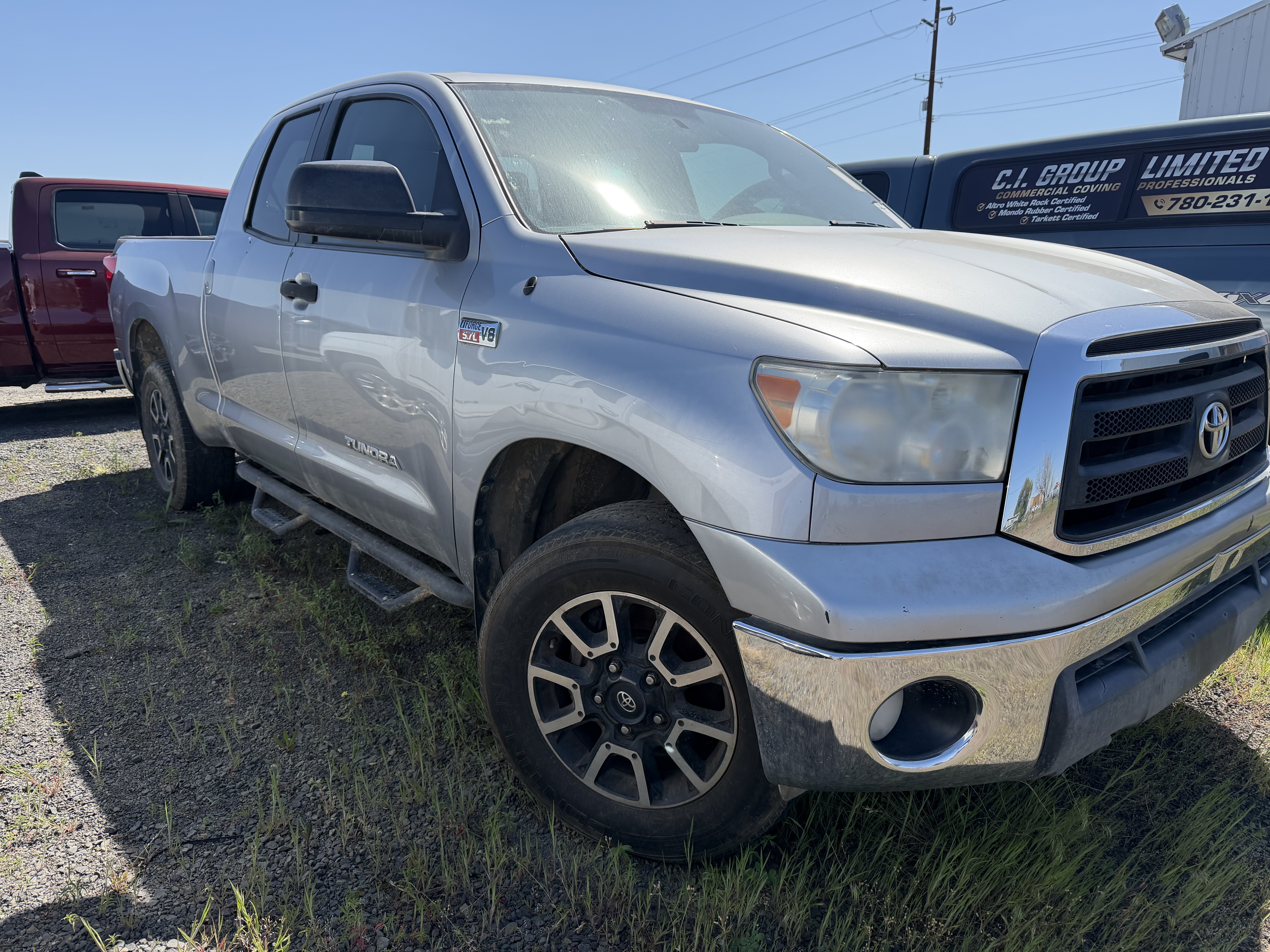 View vehicle photo 4